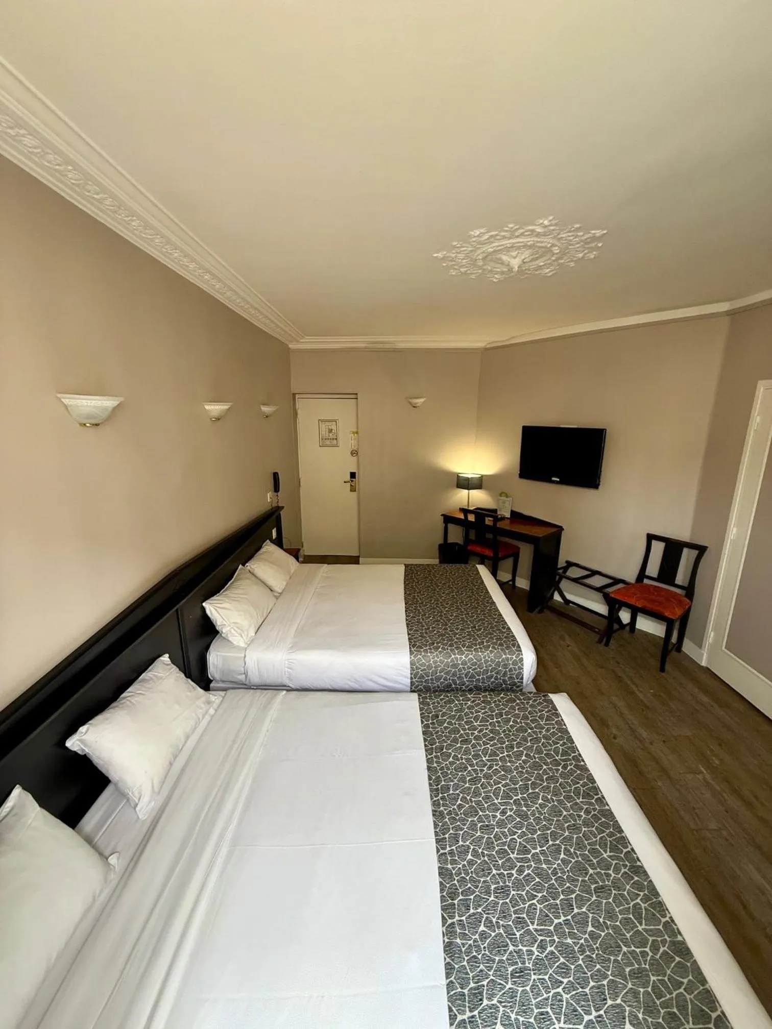 Bed in New Hôtel Gare Du Nord