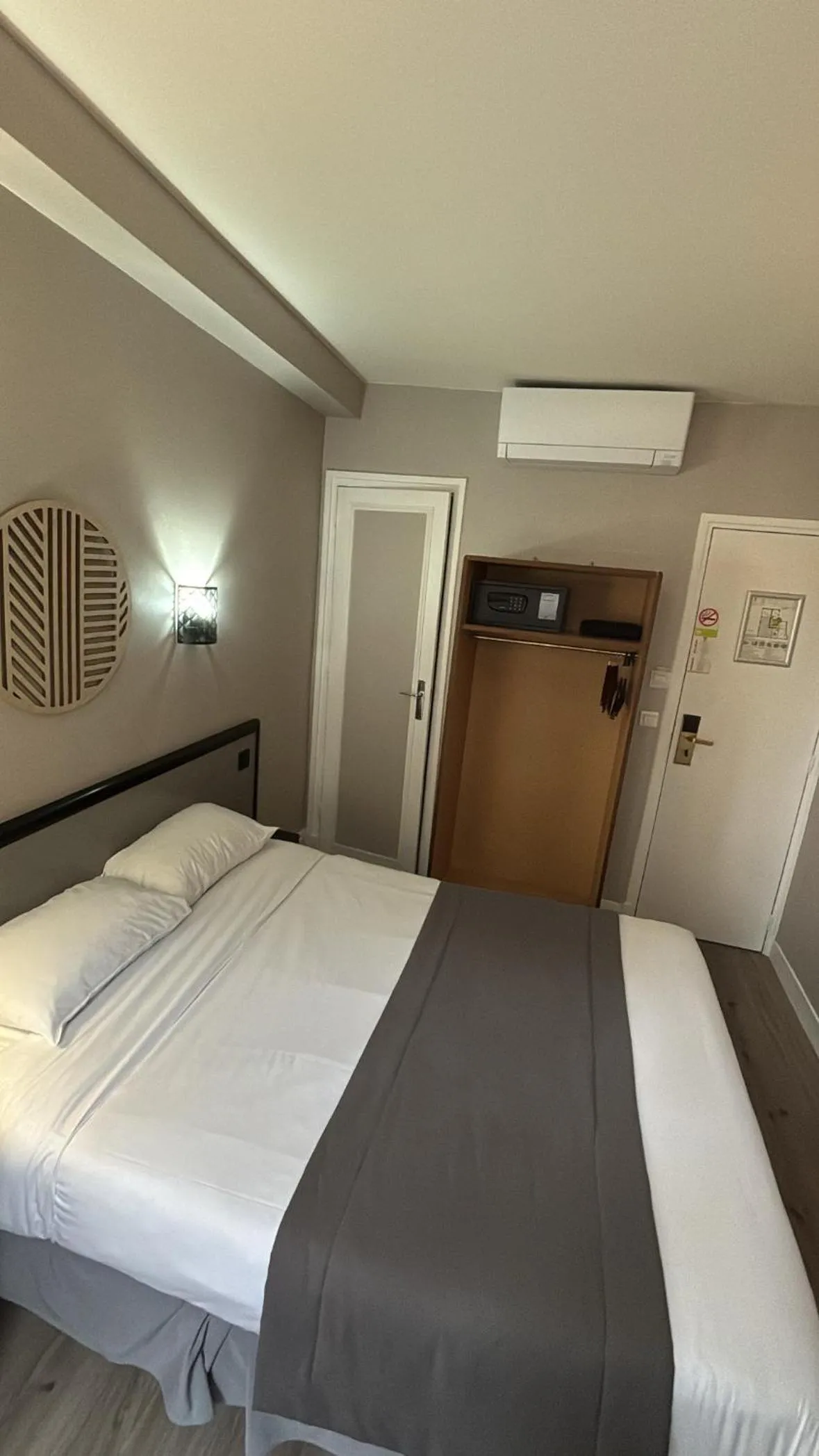 Bedroom, Bed in New Hôtel Gare Du Nord