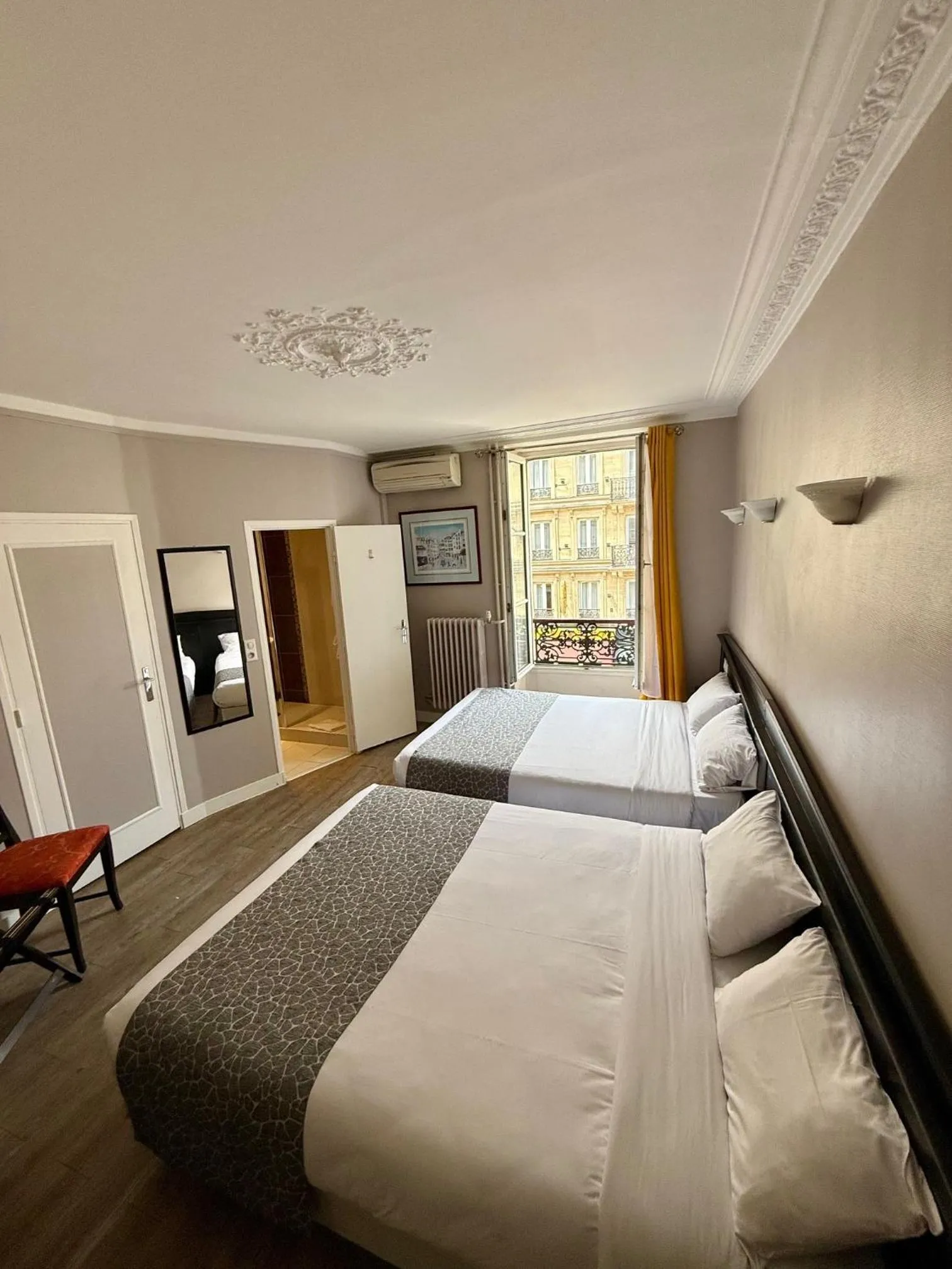 Bed in New Hôtel Gare Du Nord