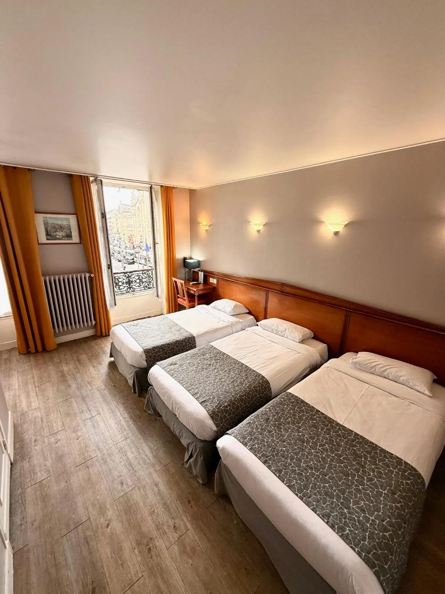 Bed in New Hôtel Gare Du Nord