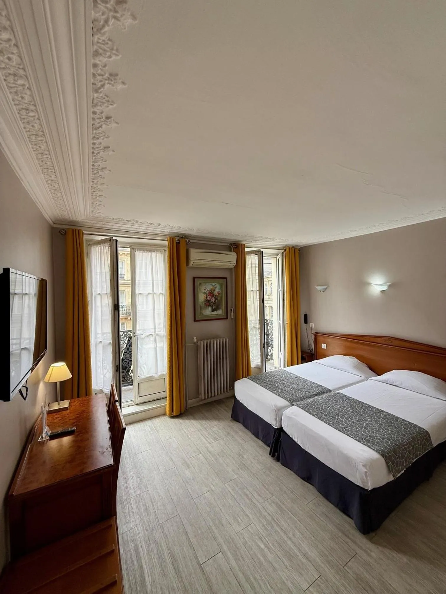 Bed in New Hôtel Gare Du Nord