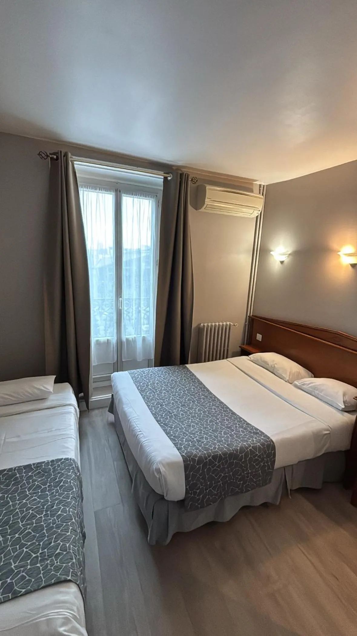 Bathroom, Bed in New Hôtel Gare Du Nord