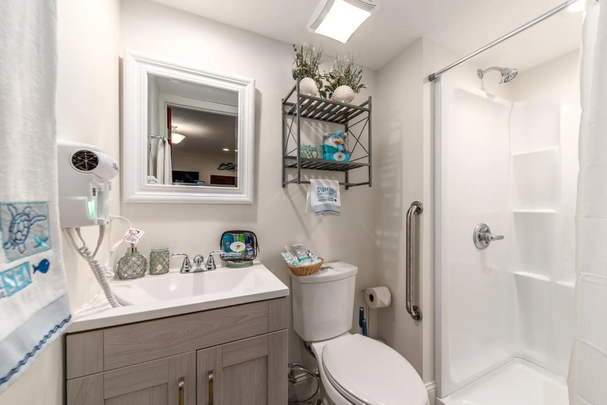 Shower in La Dolce Vita