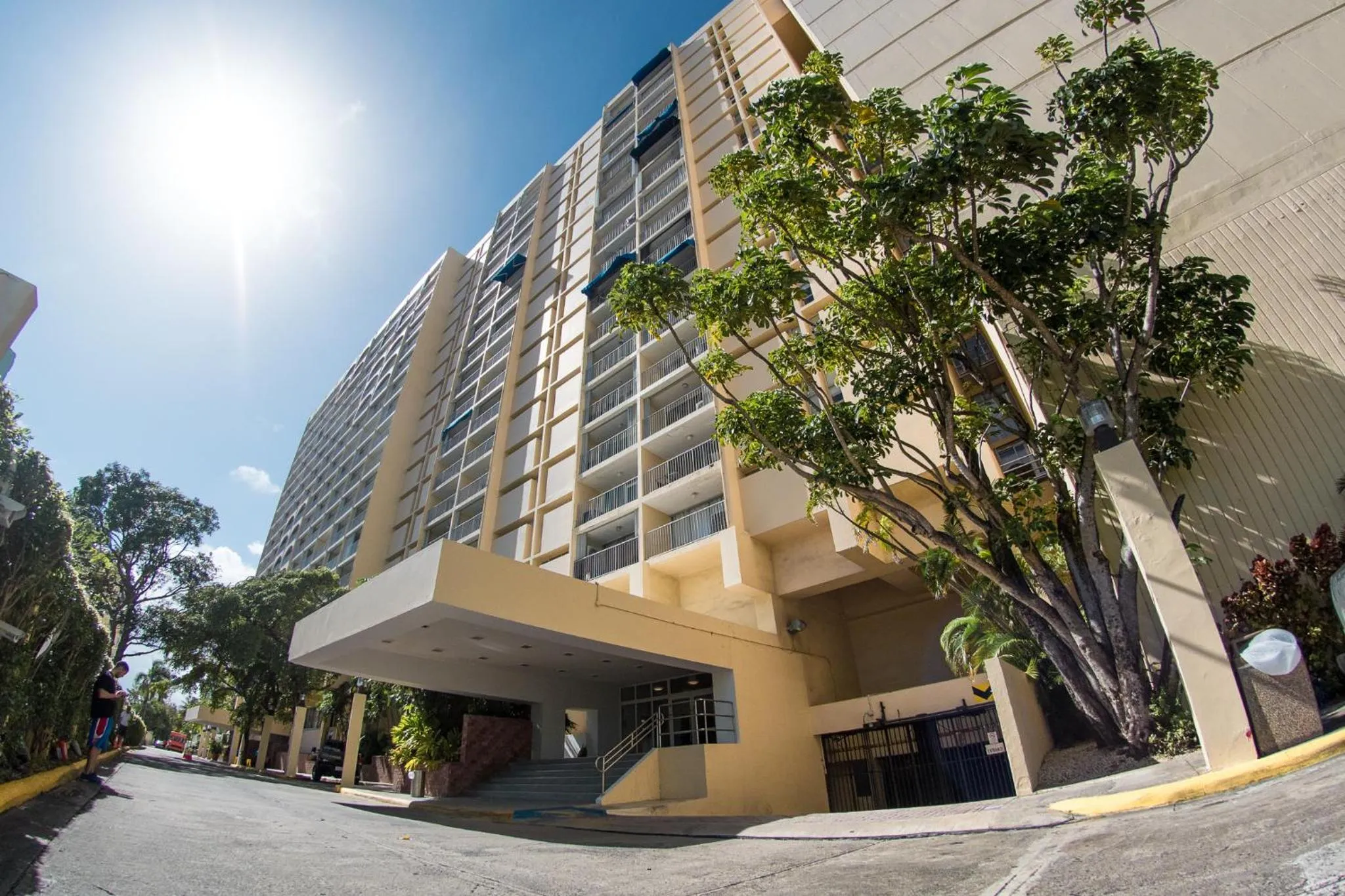 OCEAN VIEW DELUXE SUITE: PVT. BEACH & POOL