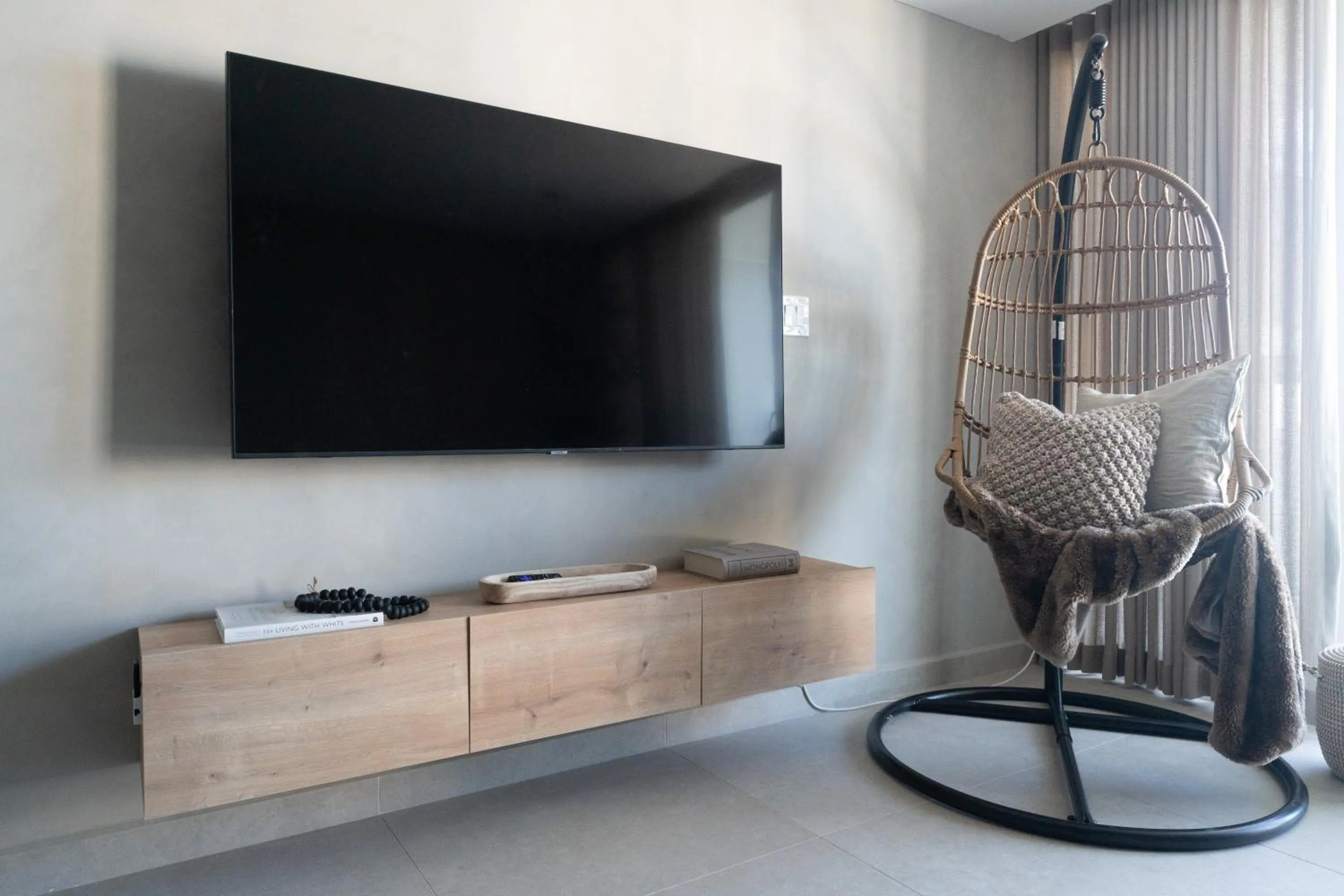 TV and multimedia in OCEAN VIEW DELUXE SUITE: PVT. BEACH & POOL