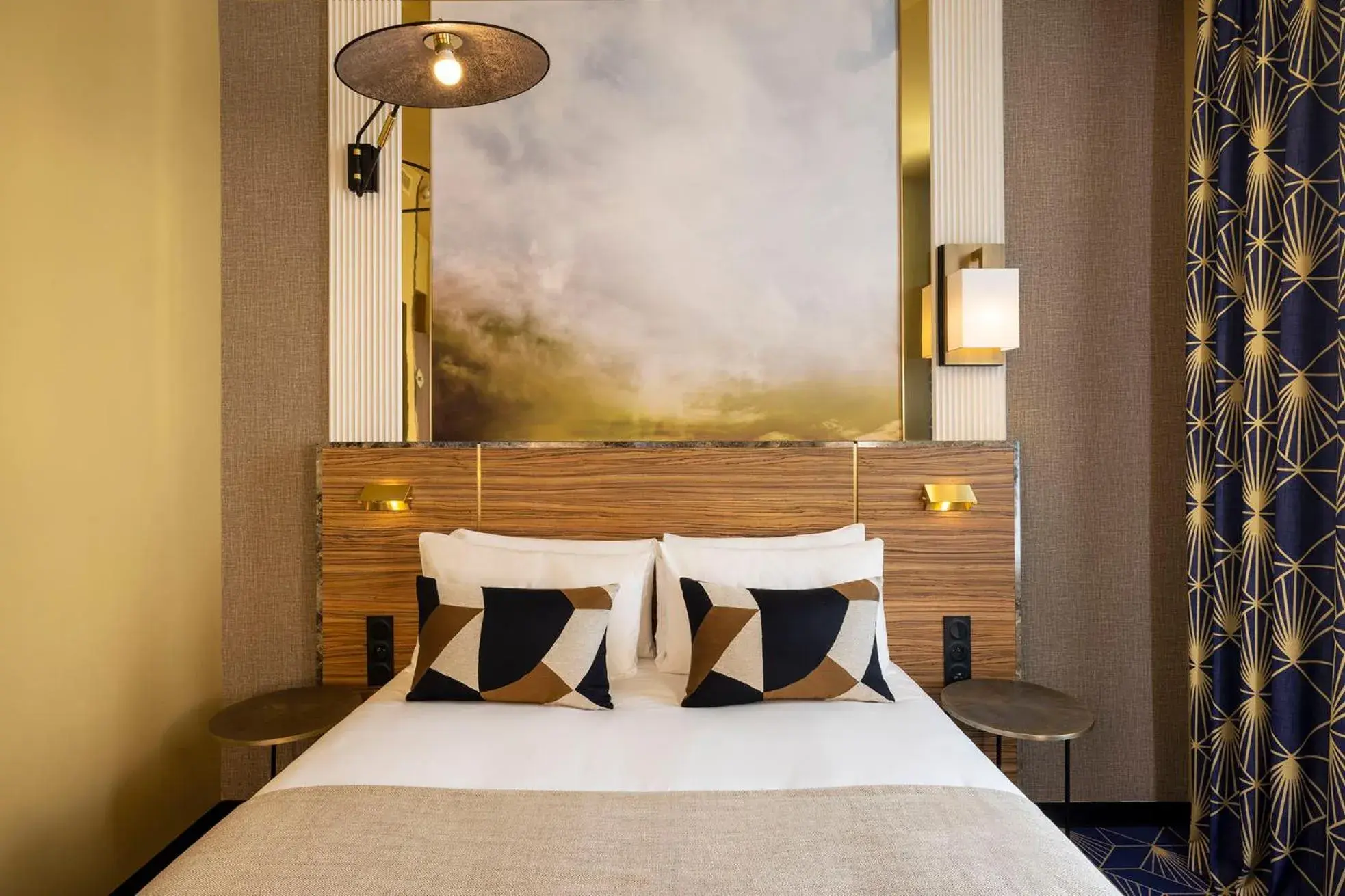 Classic Double Room in Hotel Le Rocroy Classic Double Room in Hotel Le Rocroy