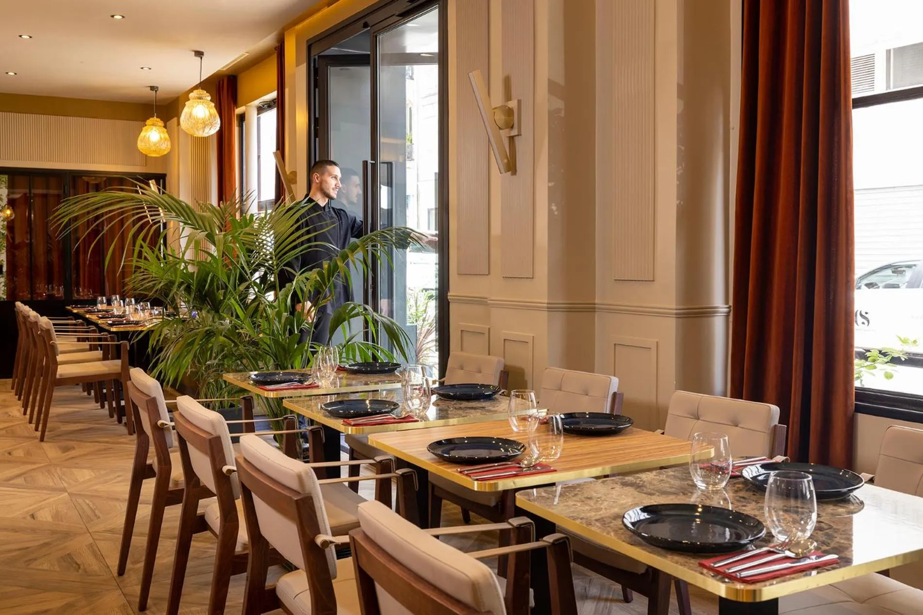 Restaurant/places to eat in Hotel Le Rocroy