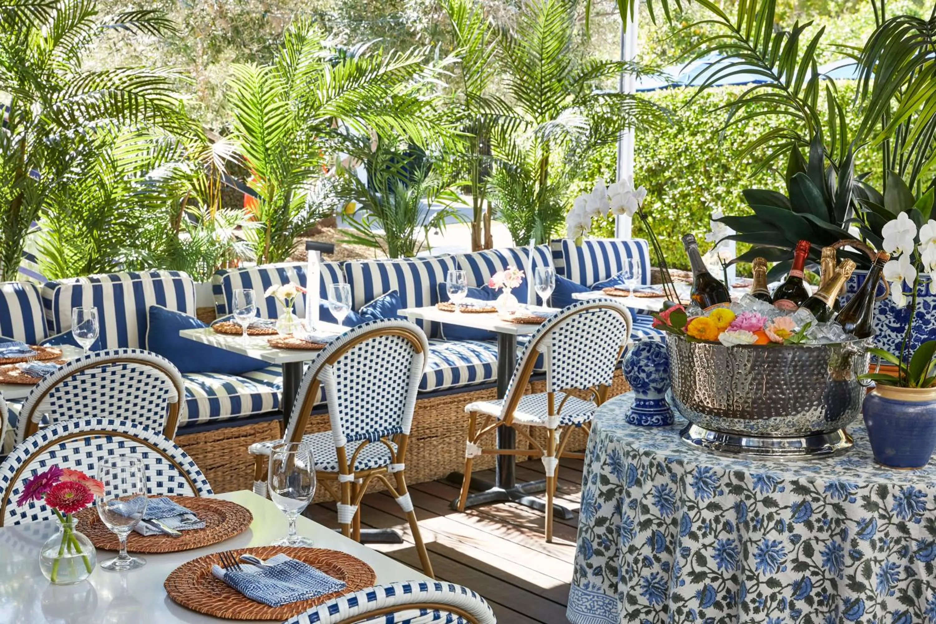 Restaurant/places to eat in Holiday House Palm Springs