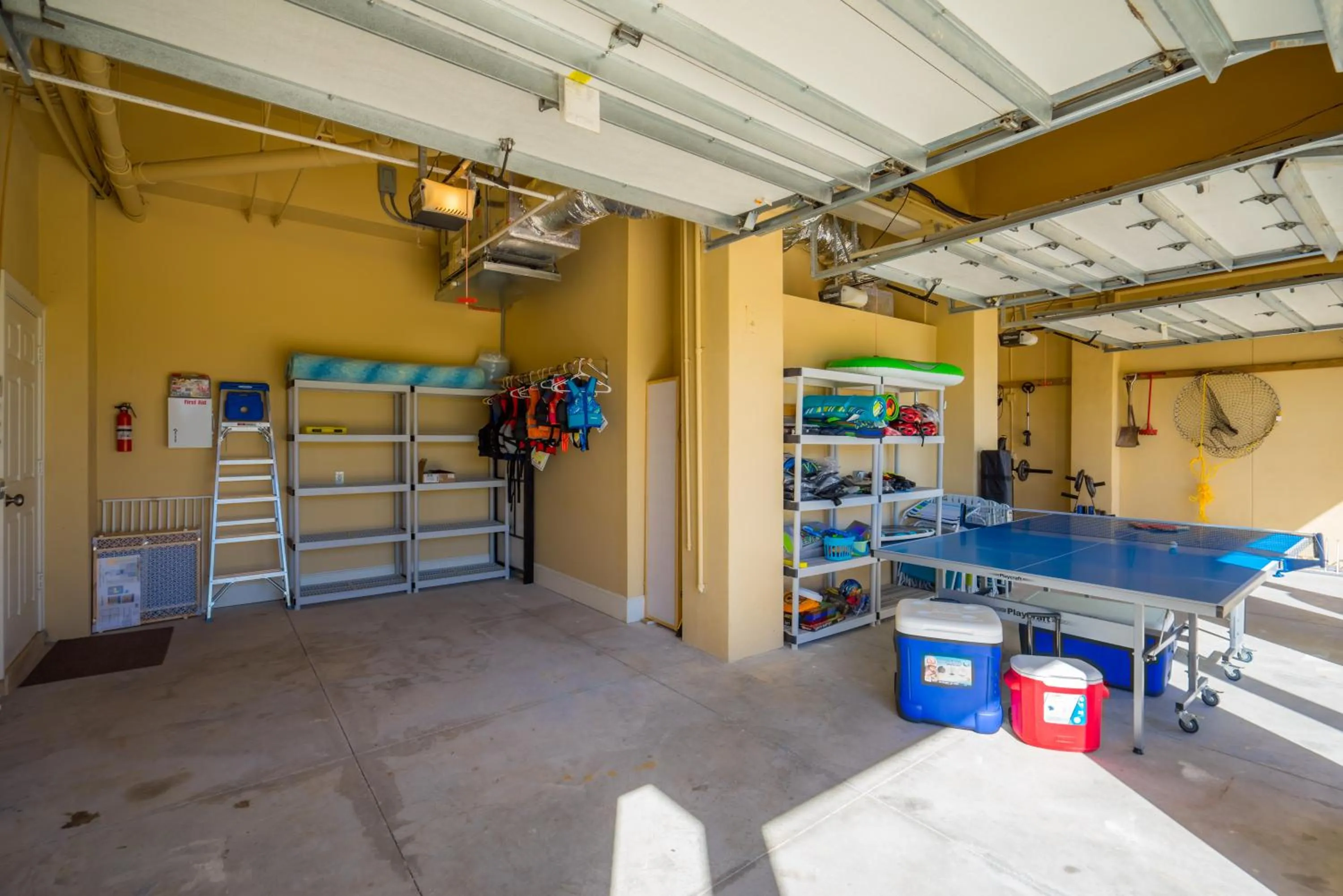 Table tennis in Bella Vista