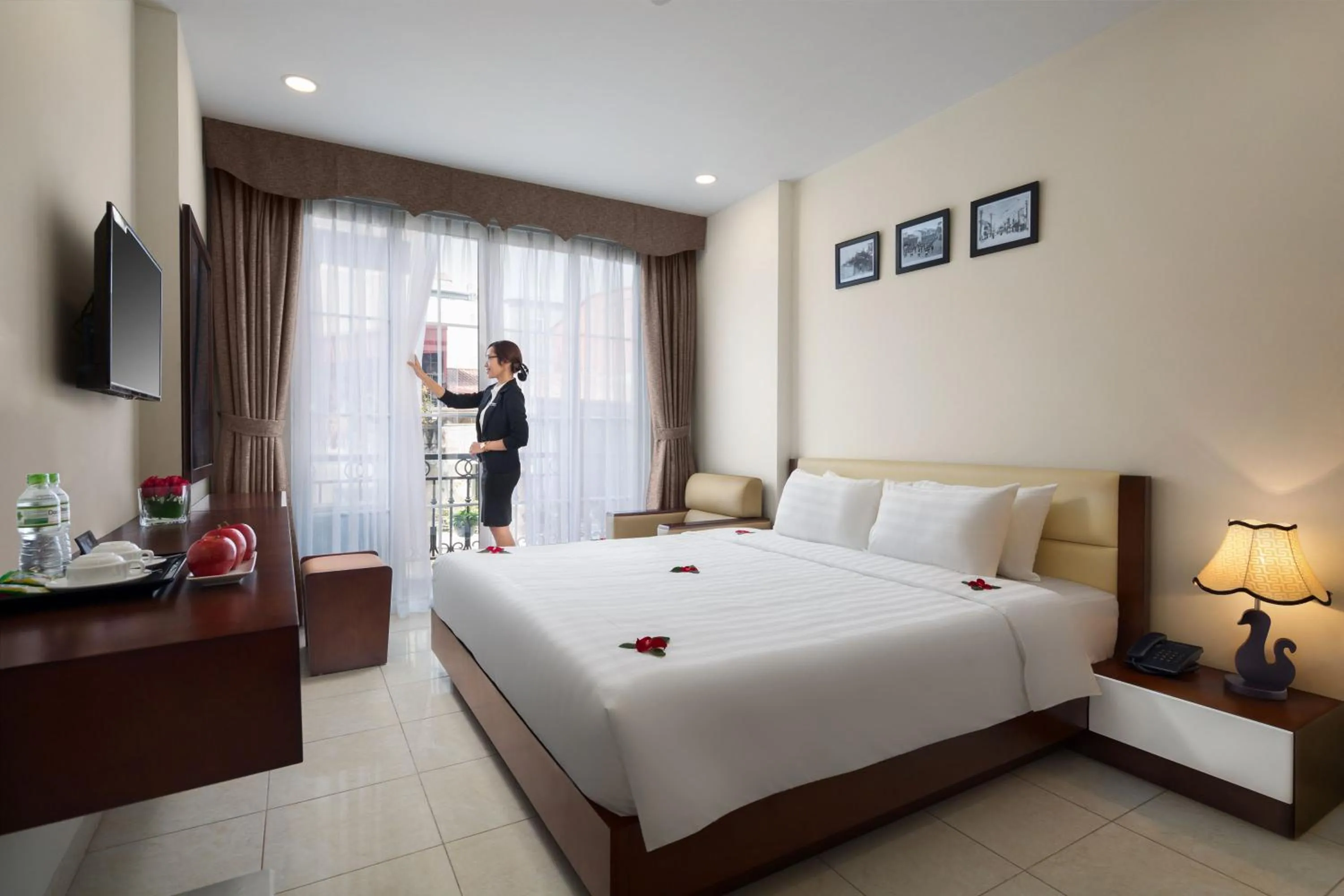 Photo of the whole room, Bed in Dream Central Hotel & Spa - Hanoi Old Quarter