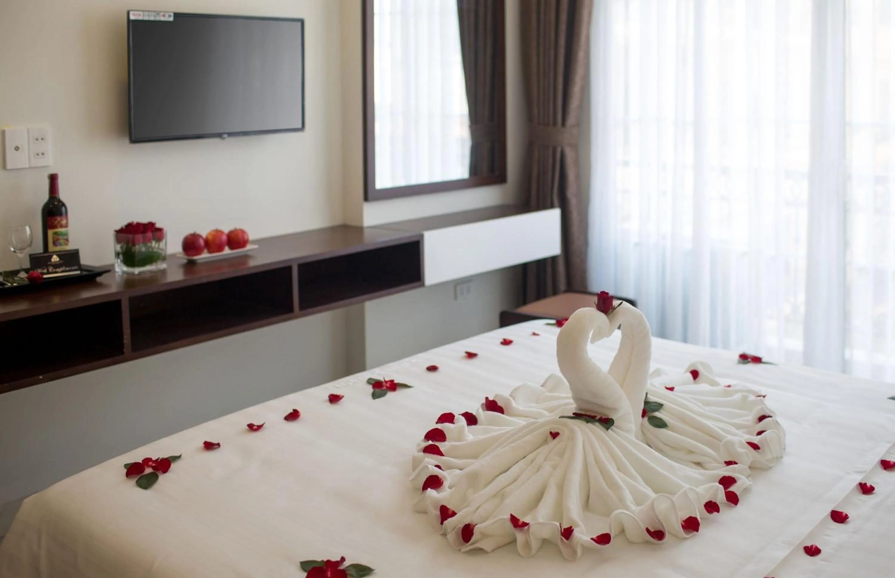 Bedroom, Bed in Dream Central Hotel & Spa - Hanoi Old Quarter