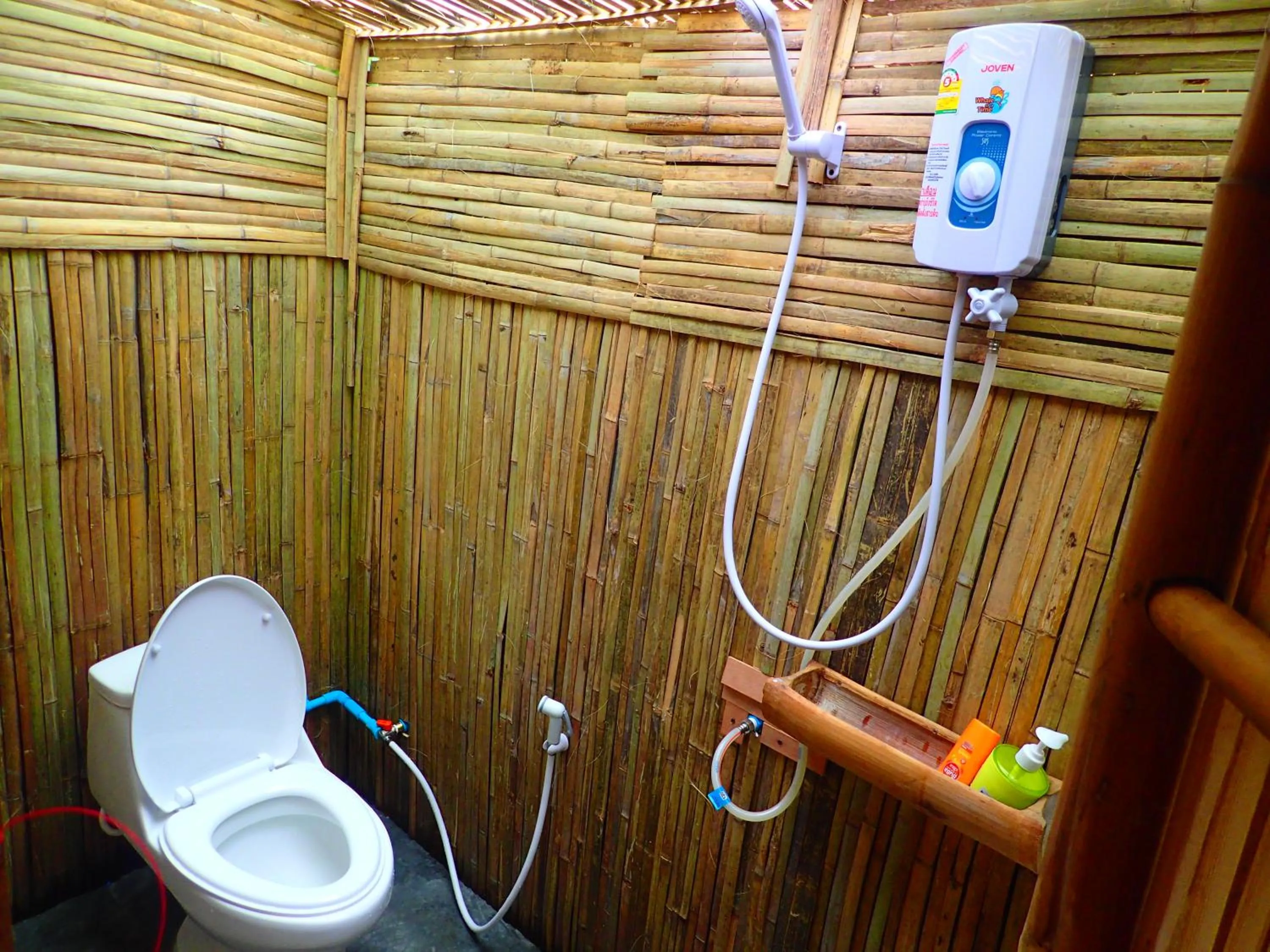 Shower in Fundee Story Guesthouse Bamboo House in Chiang mai old town