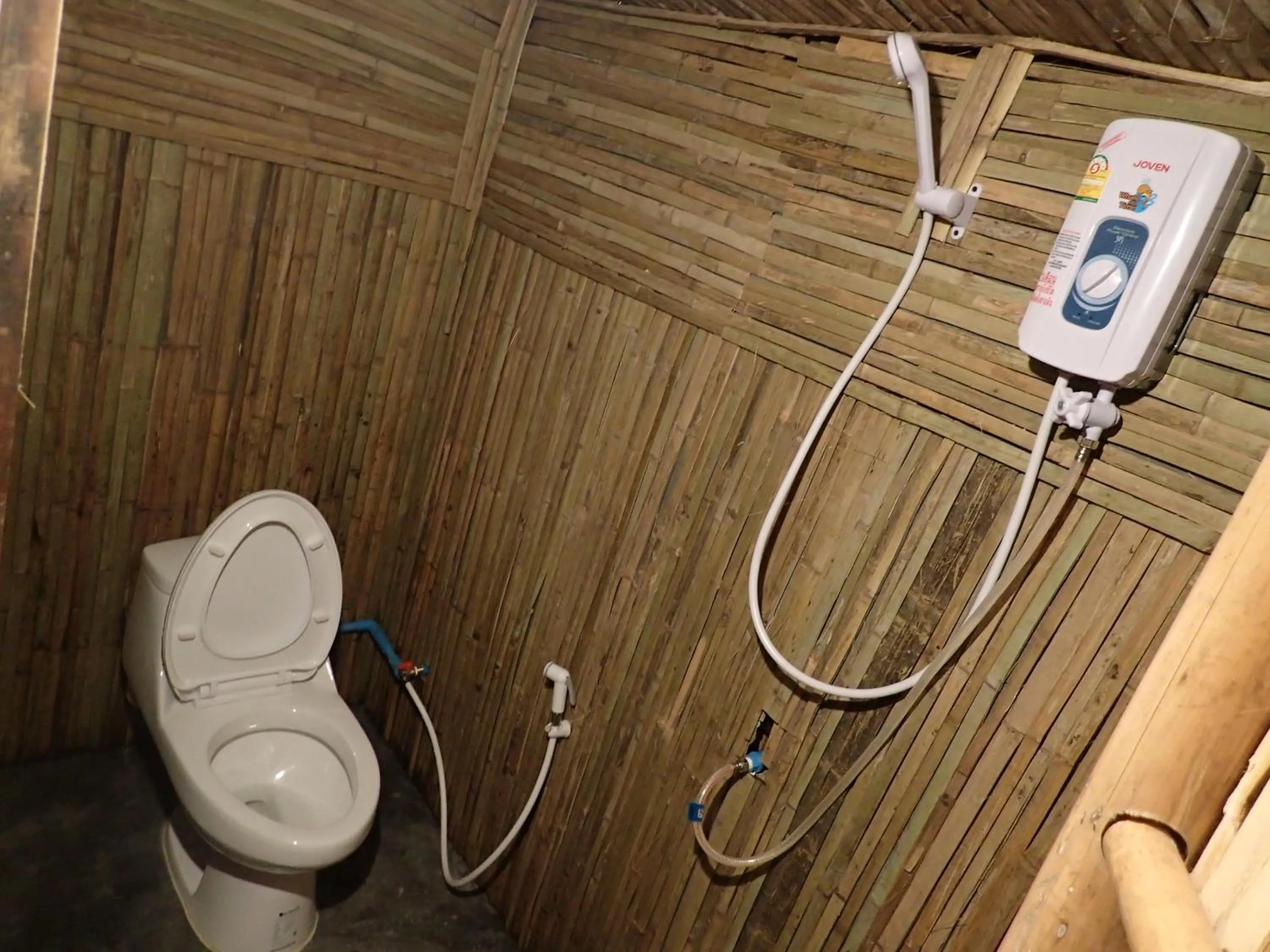 Shower in Fundee Story Guesthouse Bamboo House in Chiang mai old town