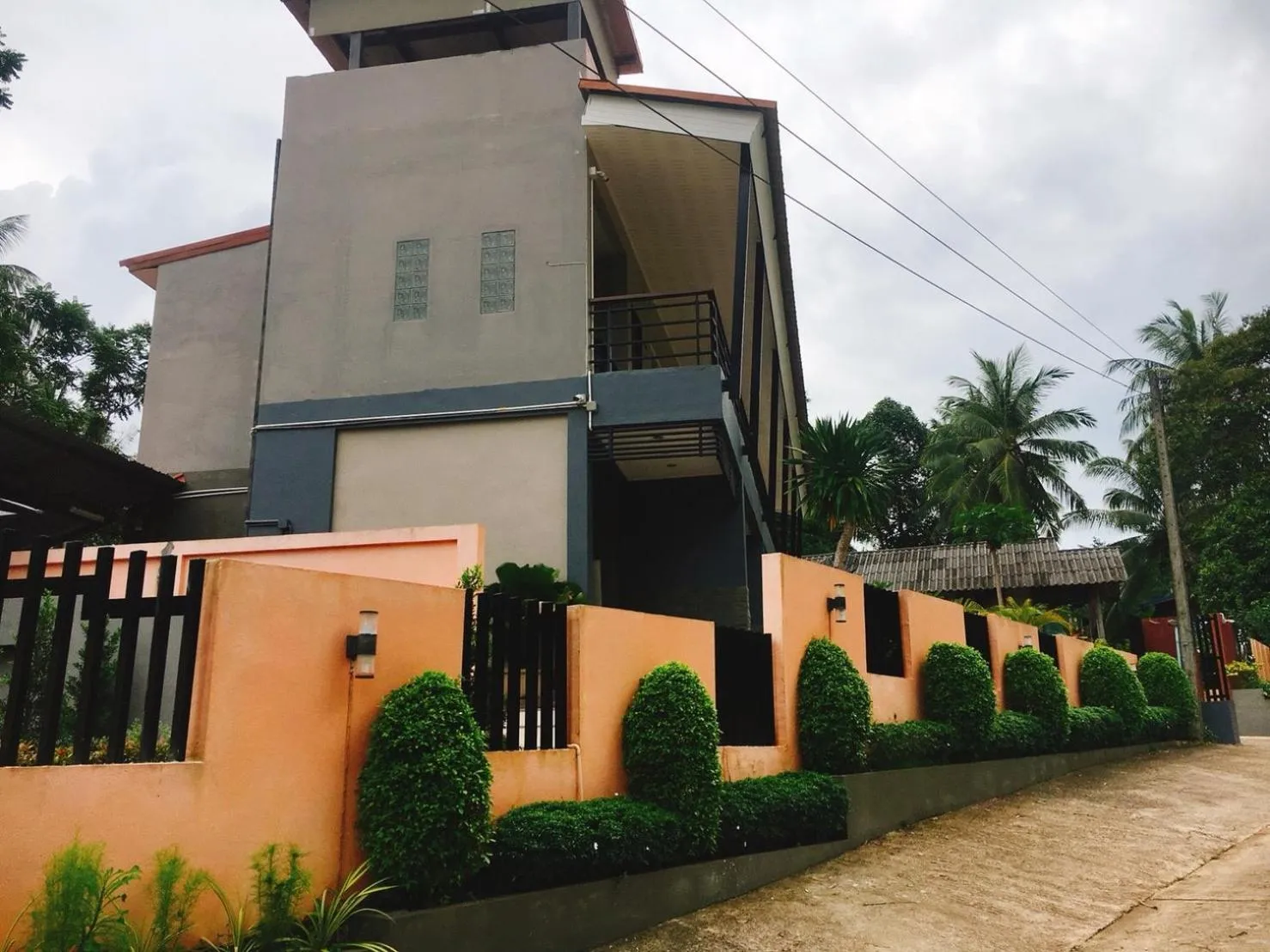 Facade/entrance in Bussarin Mansion Koh Yao Yai