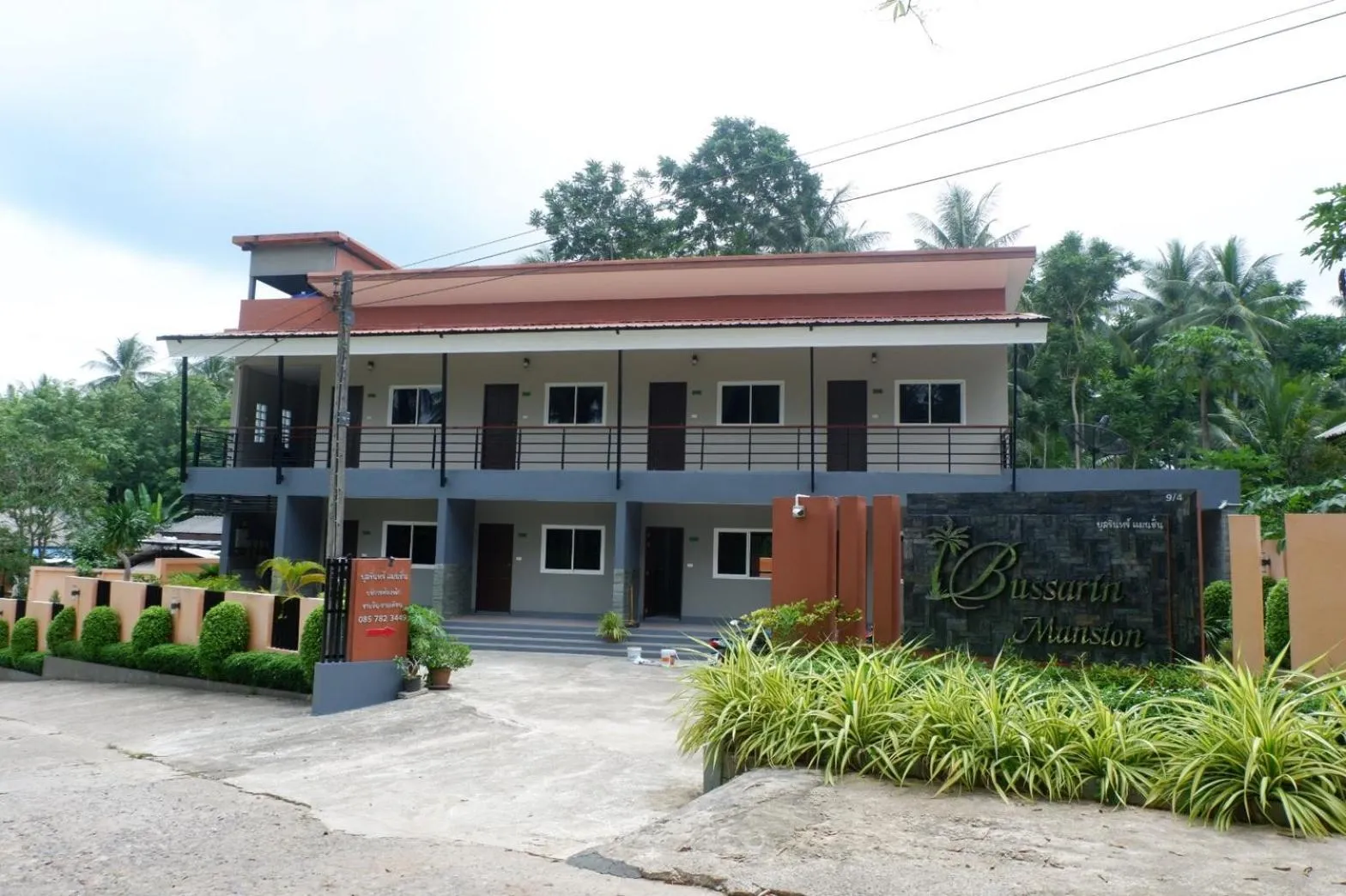 Facade/entrance in Bussarin Mansion Koh Yao Yai