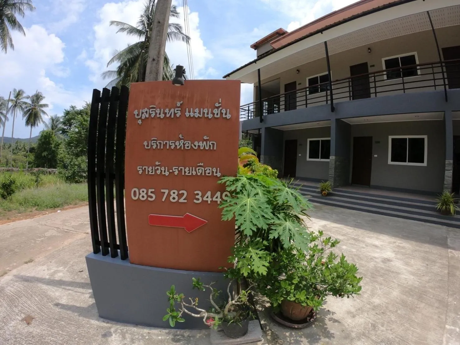 Facade/entrance in Bussarin Mansion Koh Yao Yai