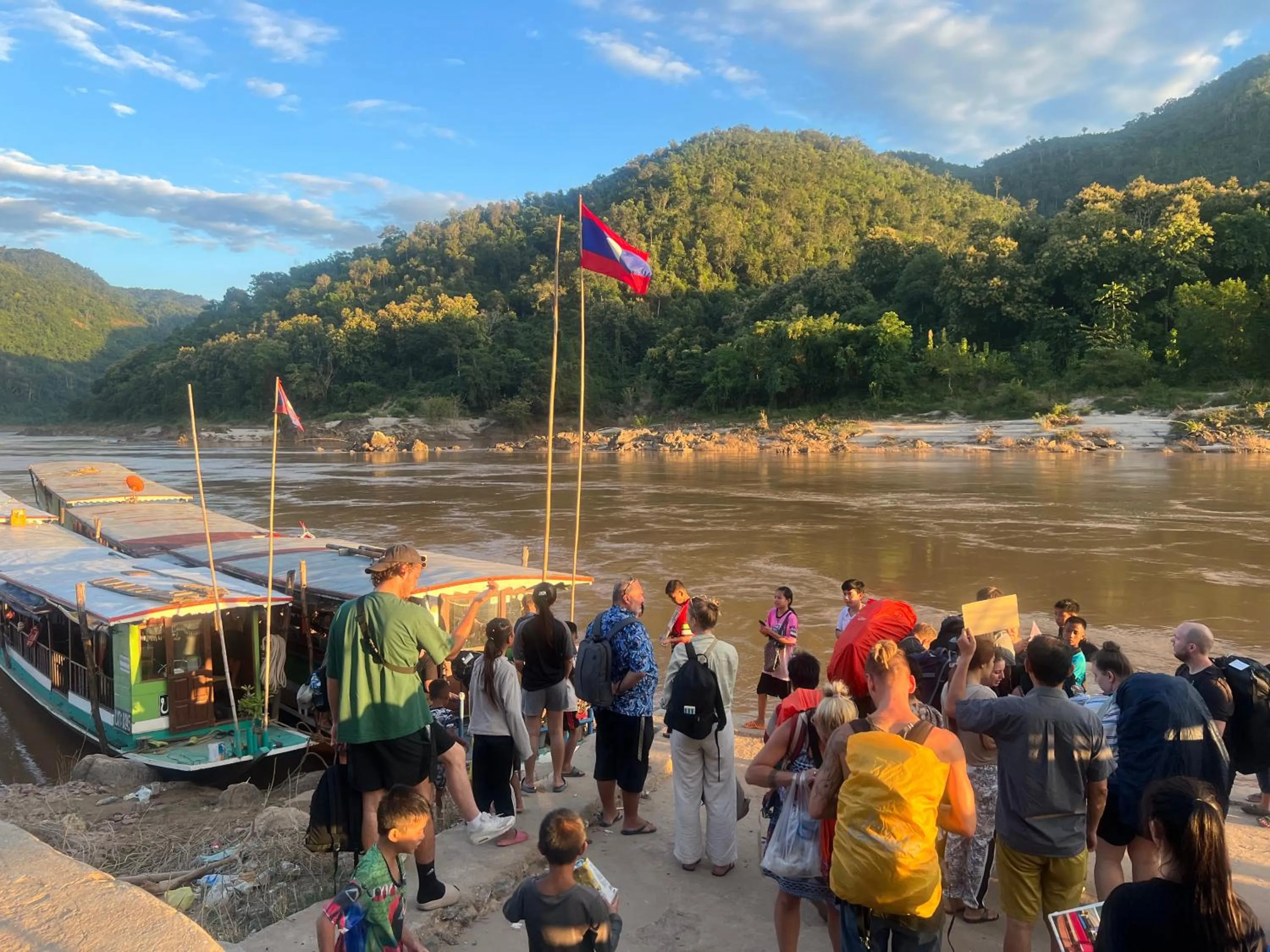 group of guests in Pakbeng Guesthouse