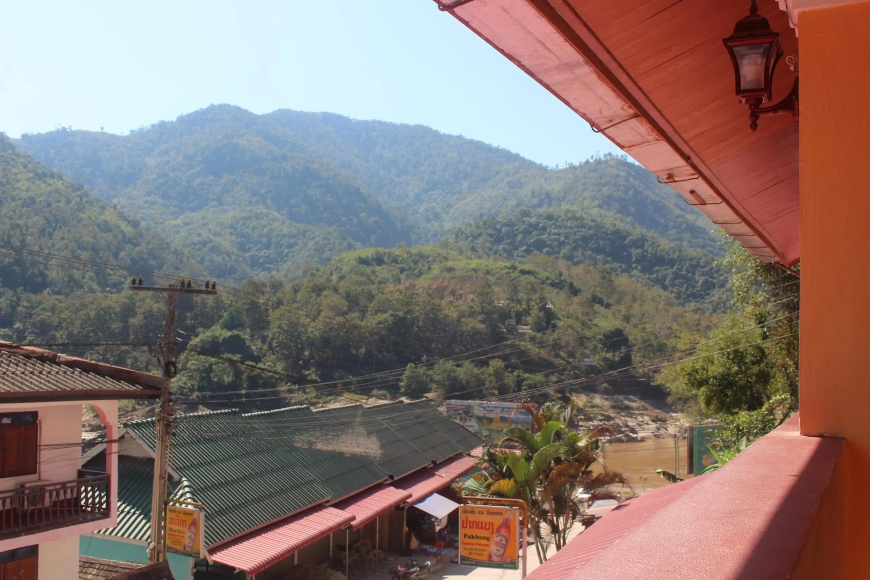 Property building in Pakbeng Guesthouse