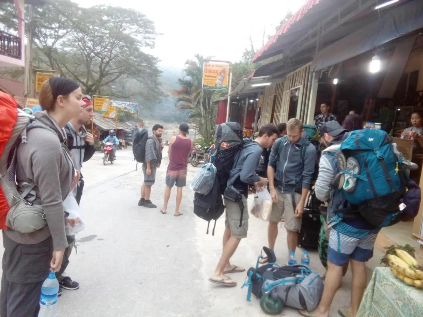 People in Pakbeng Guesthouse