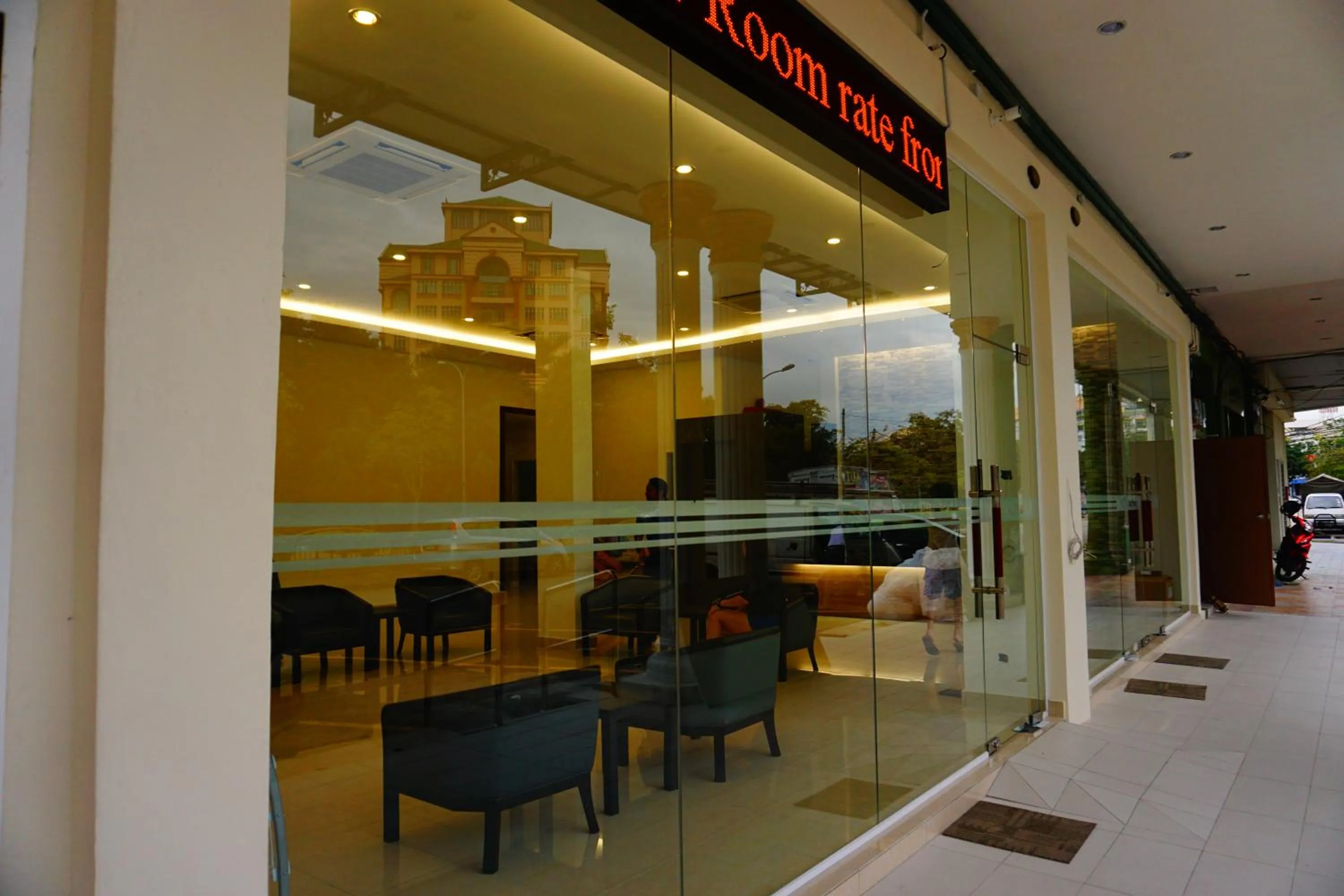 Facade/entrance in Hotel Alpha