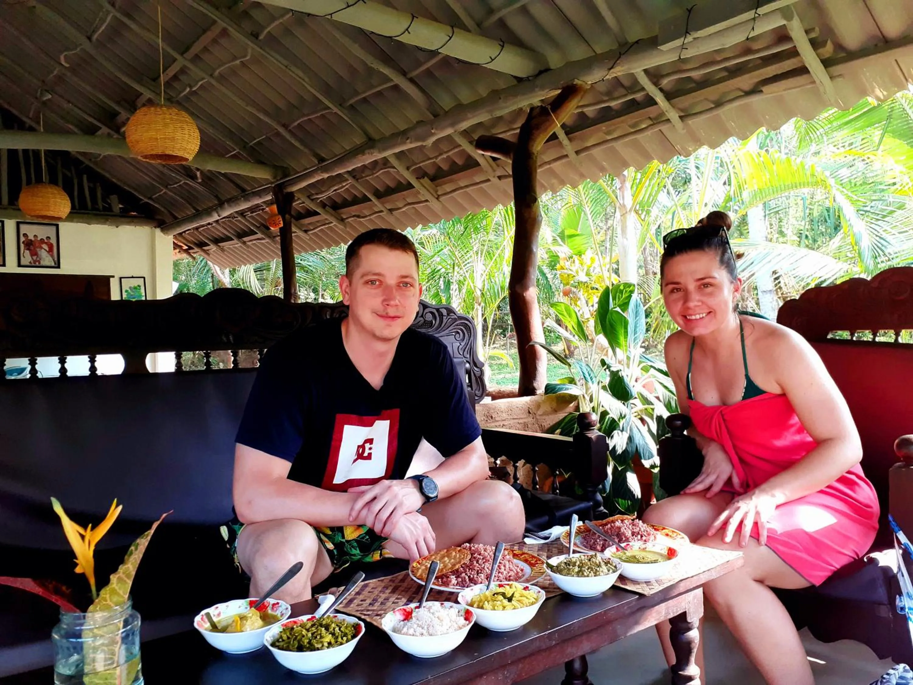 Food and drinks in Neem Jay Beach Resort