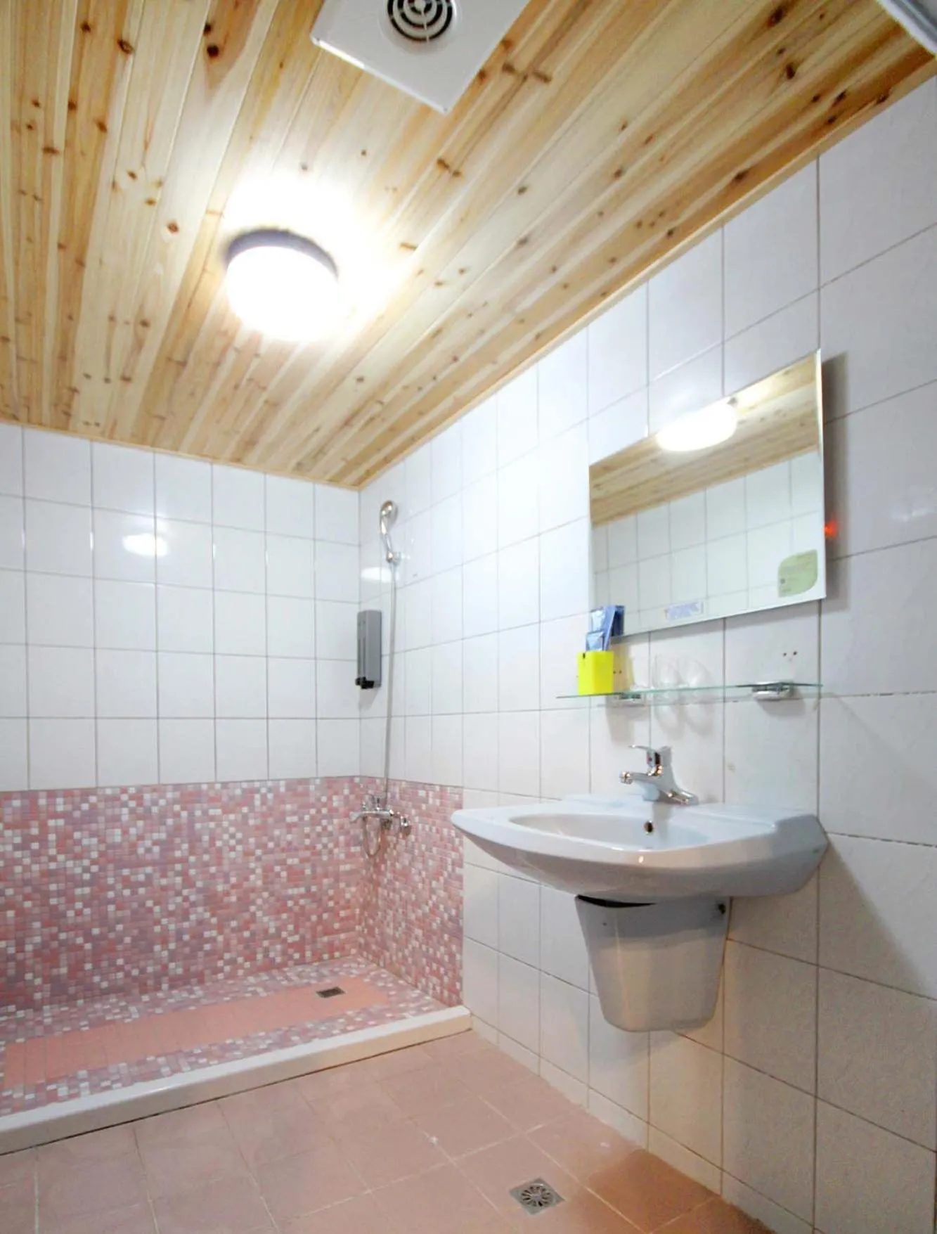 DongNing Atlas Hotel