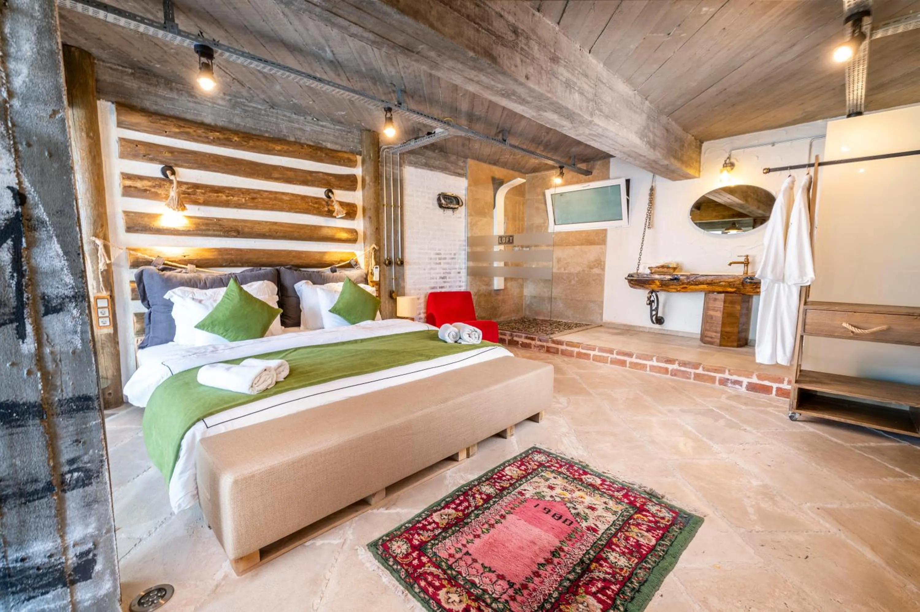 Photo of the whole room, Bed in Ölüdeniz Loft - Adults Only