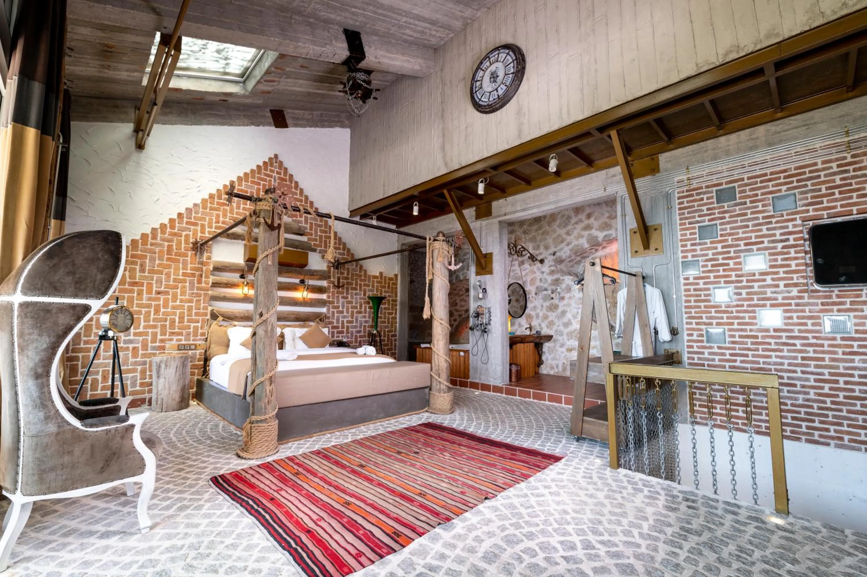 Seating area, Bed in Ölüdeniz Loft - Adults Only