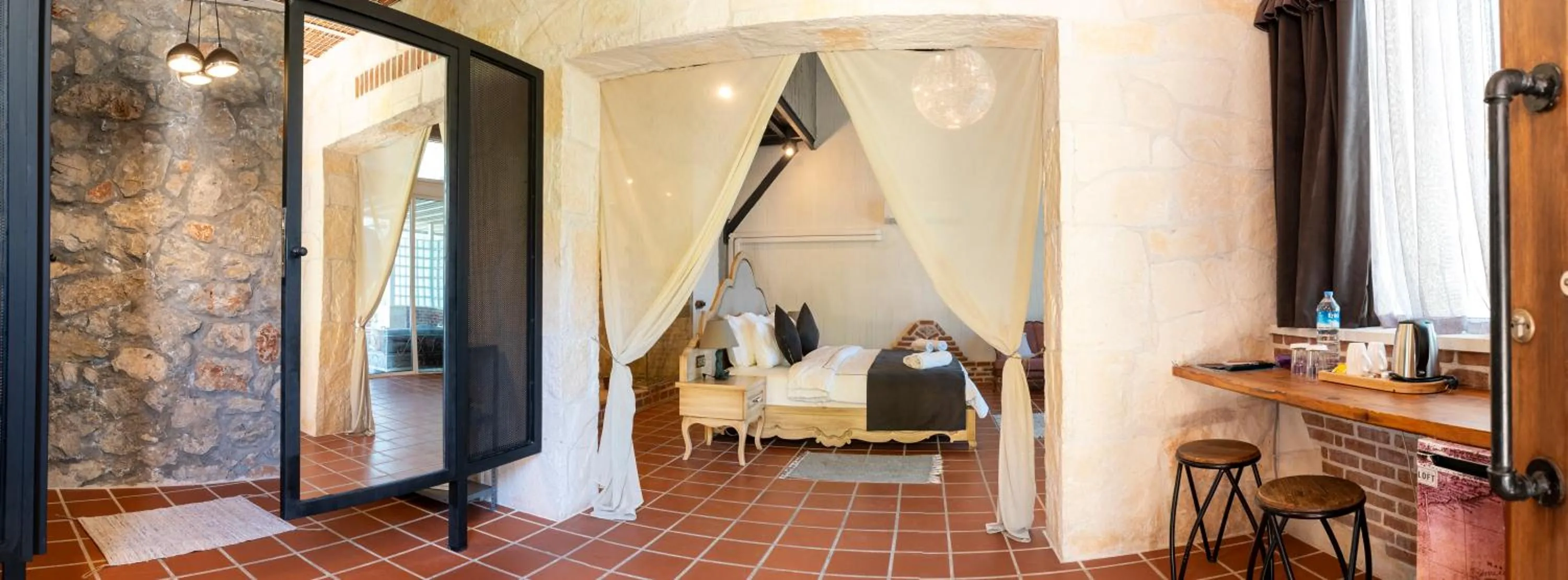 Photo of the whole room, Bed in Ölüdeniz Loft - Adults Only