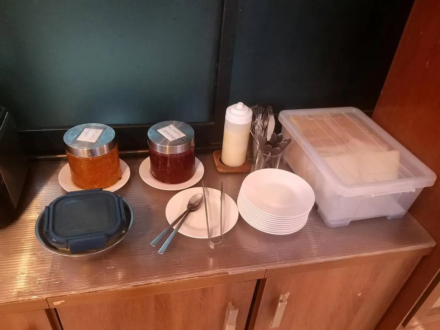 Restaurant/places to eat in Anantaya Home