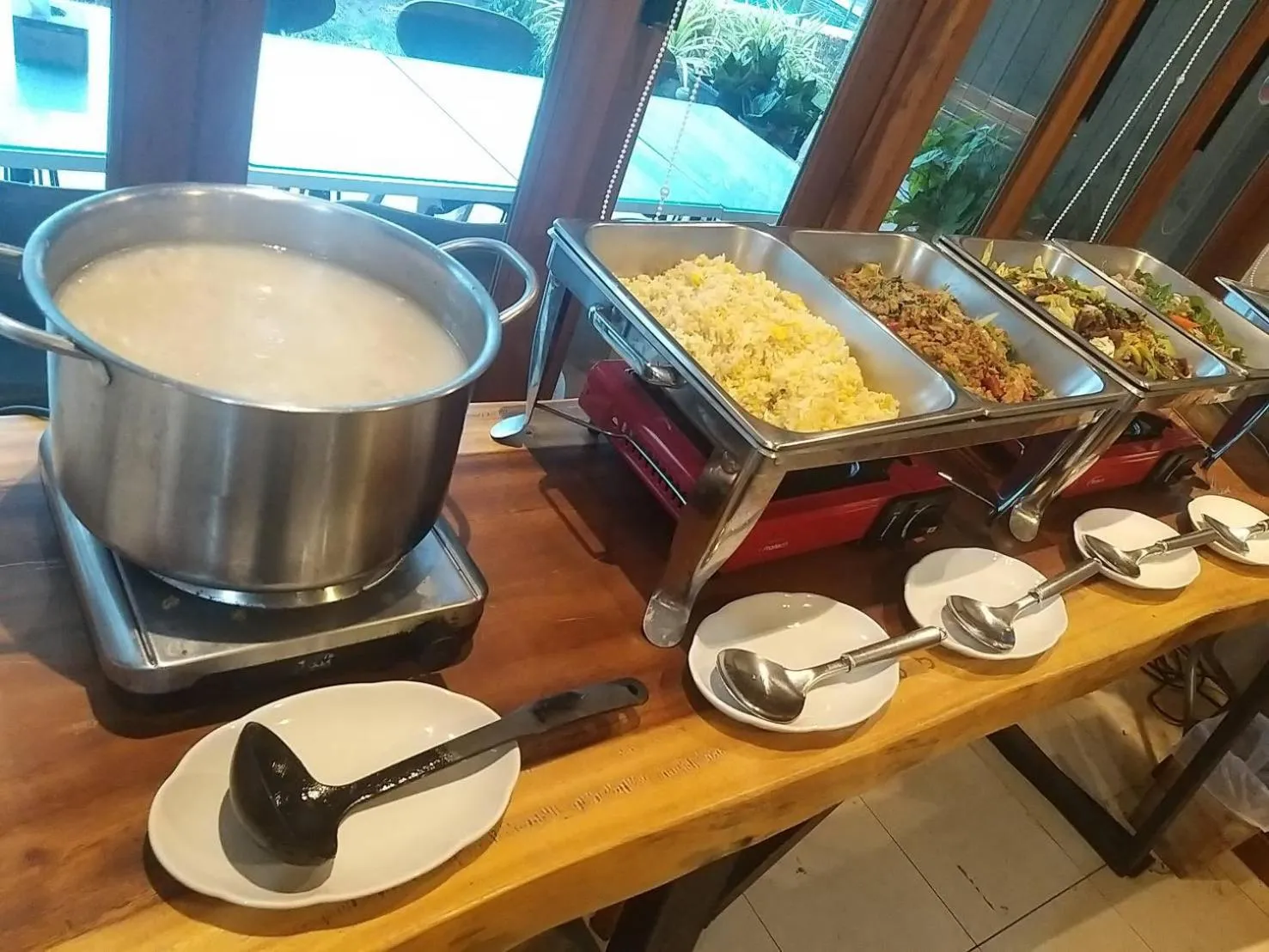 Restaurant/places to eat in Anantaya Home