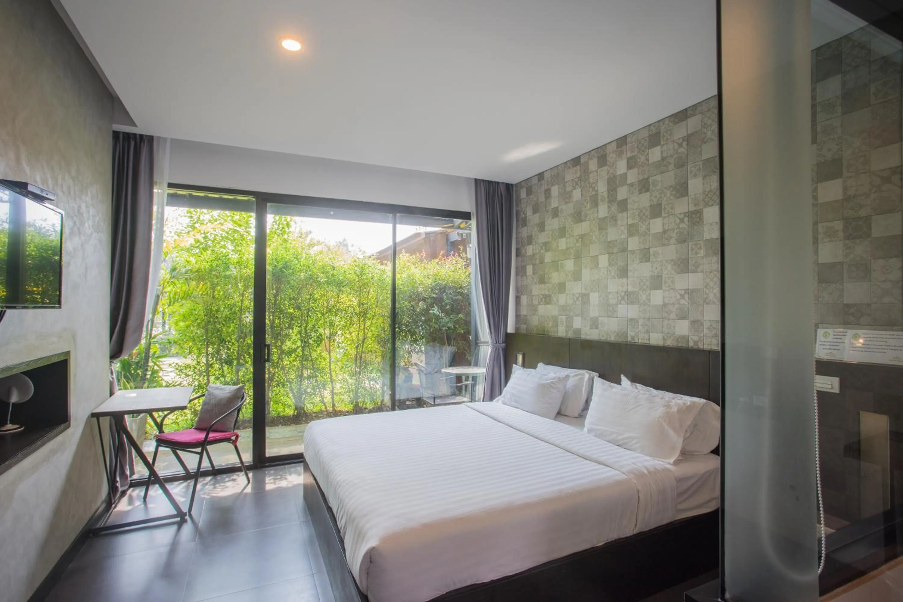 Photo of the whole room, Bed in Anantaya Home