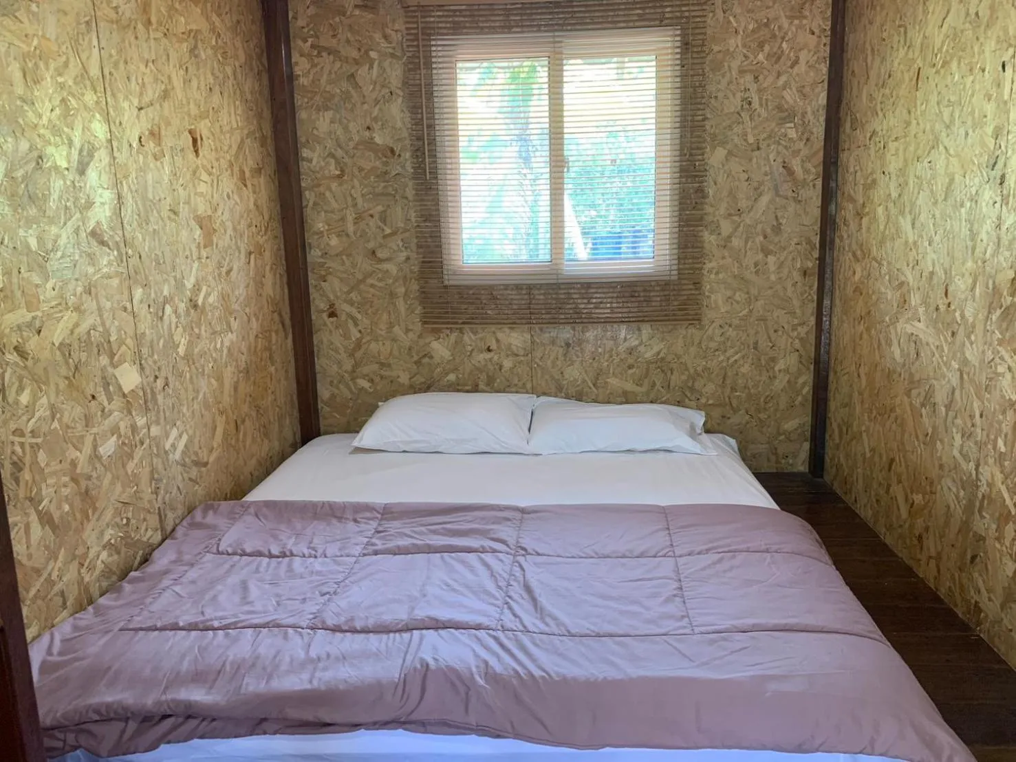 Bed in Baan Phuean Koh Kood