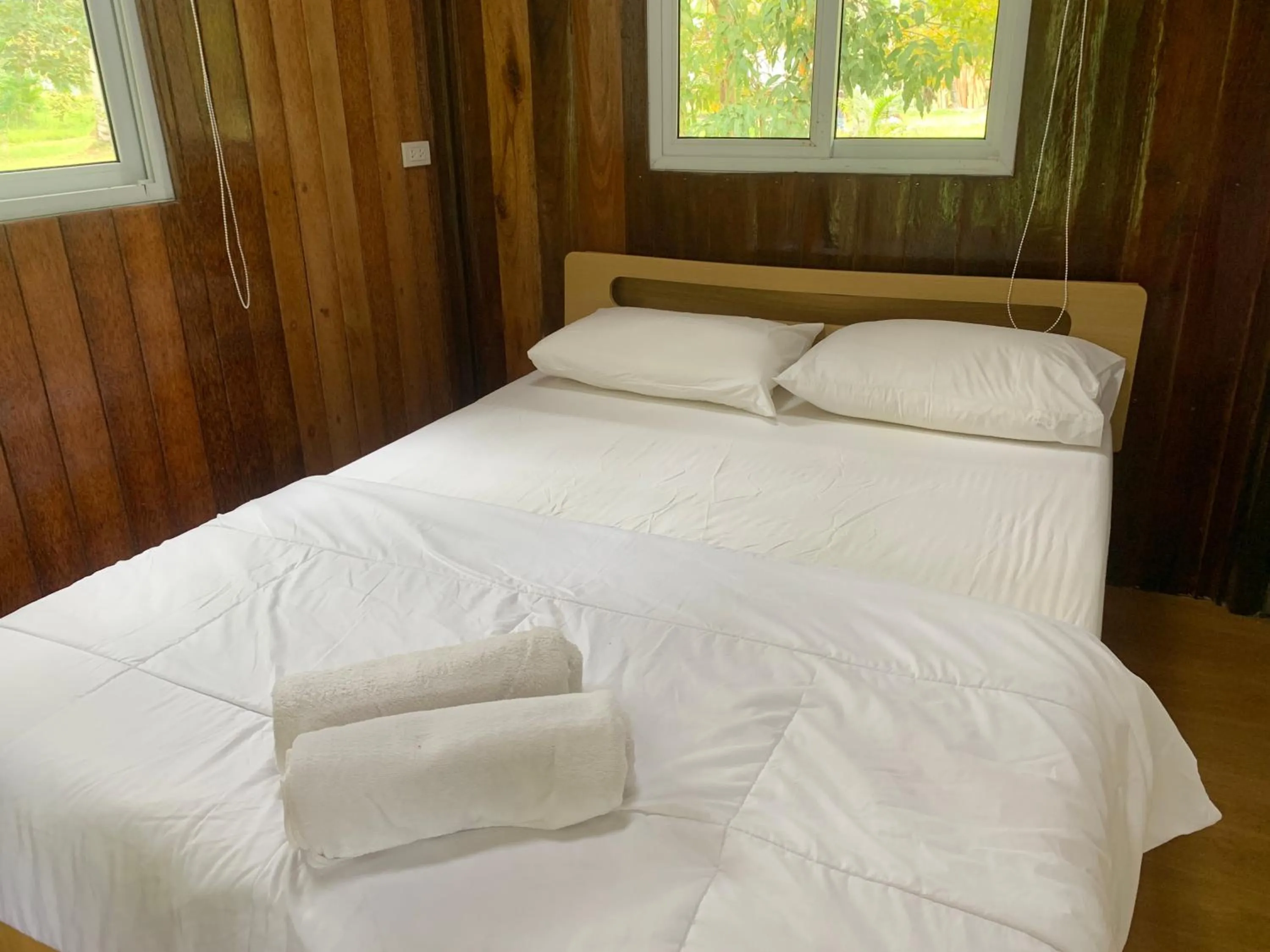Bed in Baan Phuean Koh Kood