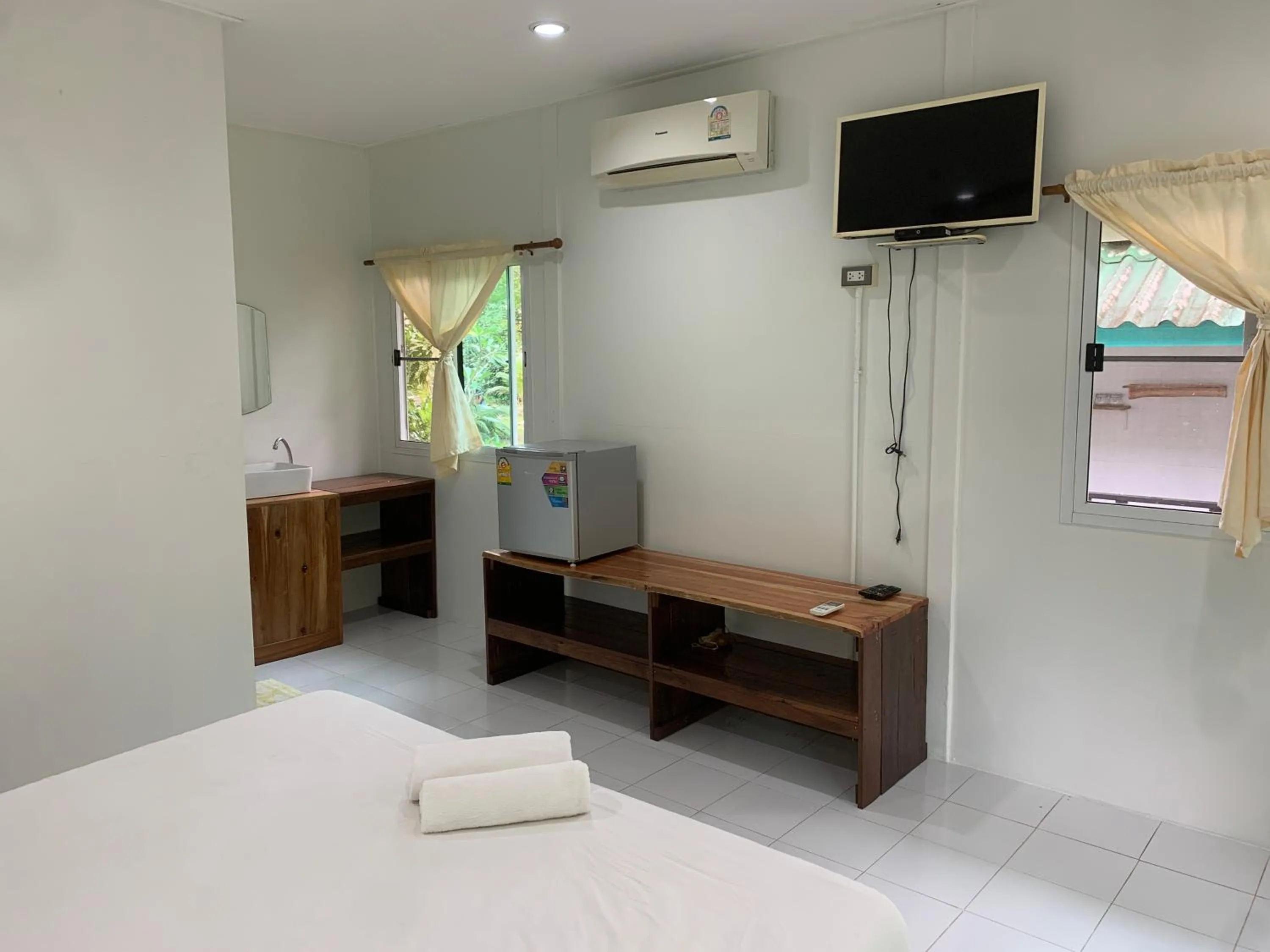 Bed in Baan Phuean Koh Kood