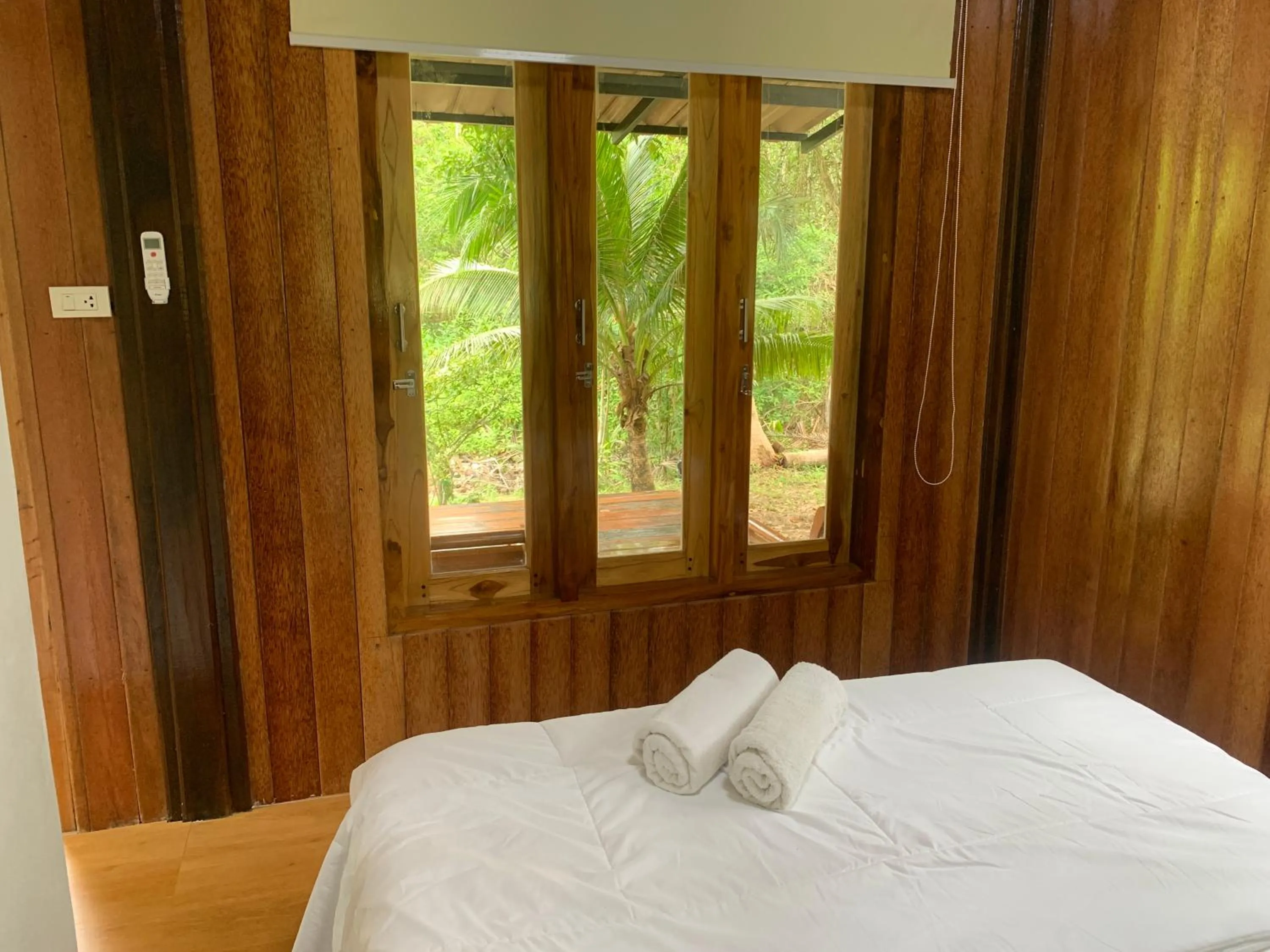 Bed in Baan Phuean Koh Kood