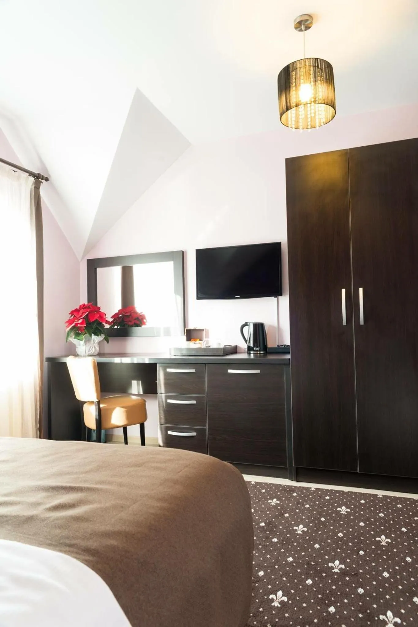 Photo of the whole room, Bed in Pridvorul Haiducilor