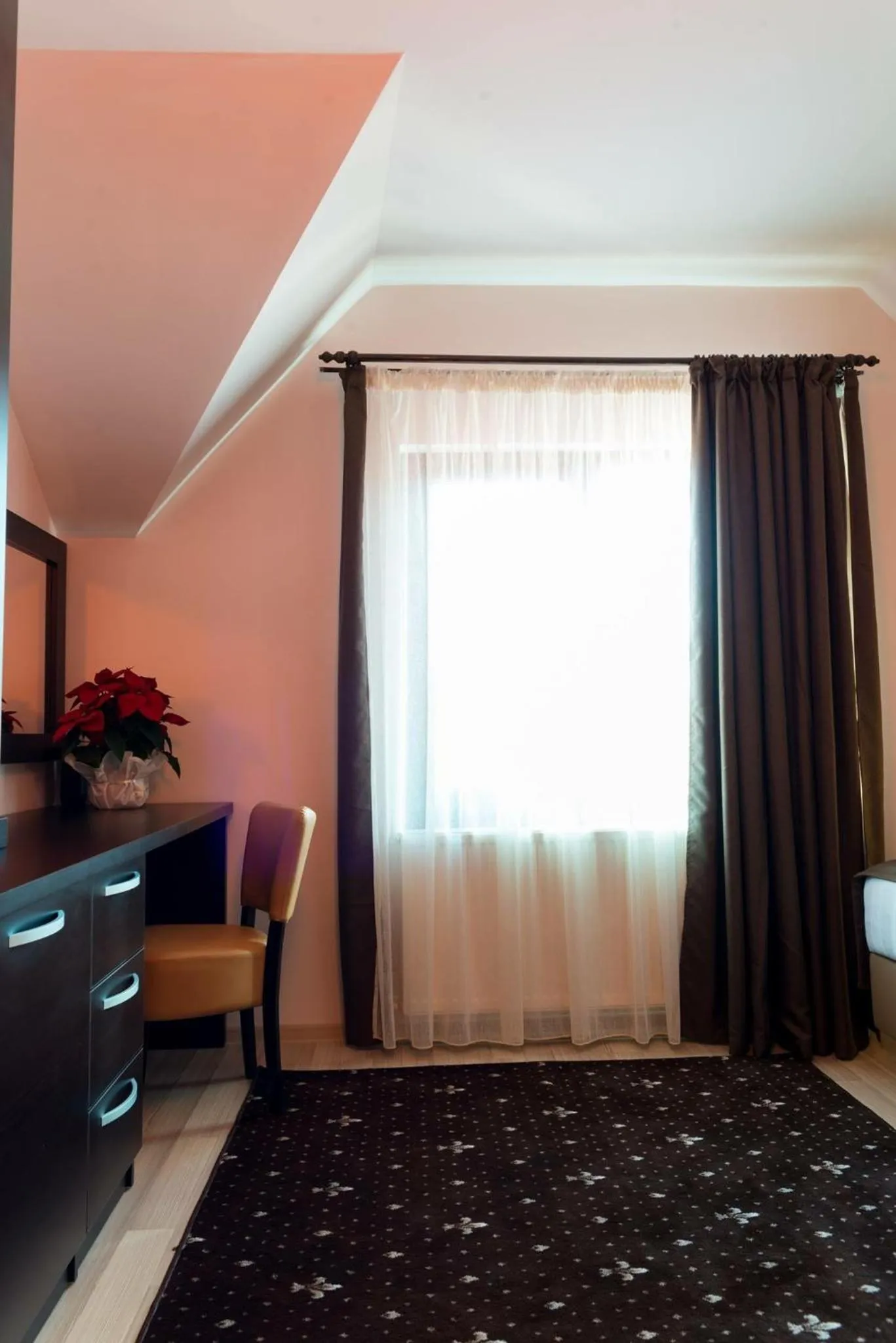 Photo of the whole room, Bed in Pridvorul Haiducilor