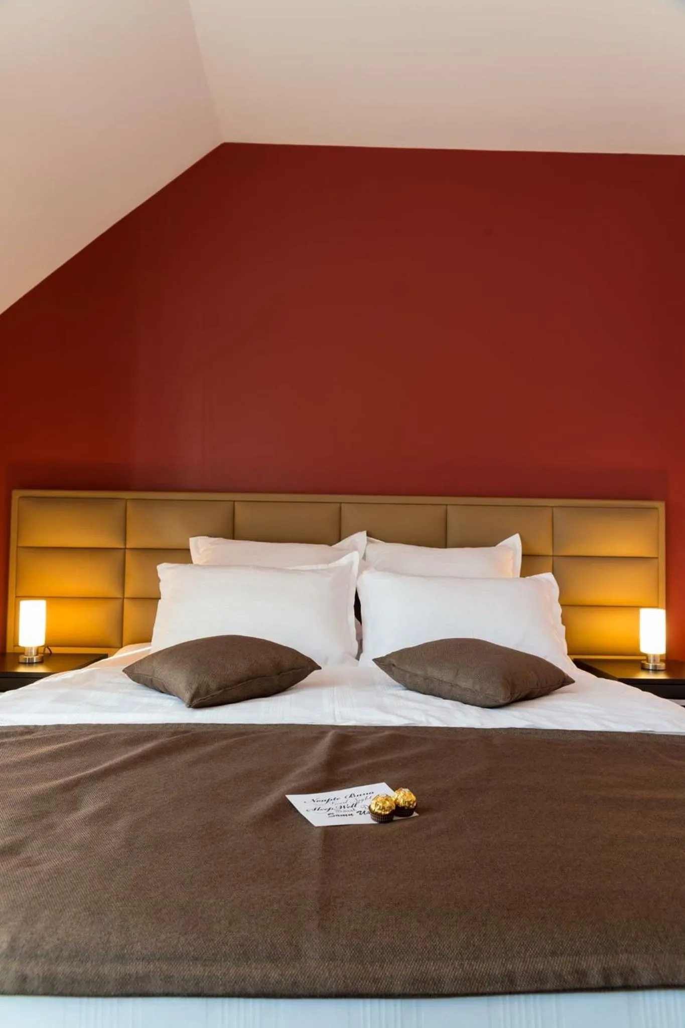 Photo of the whole room, Bed in Pridvorul Haiducilor