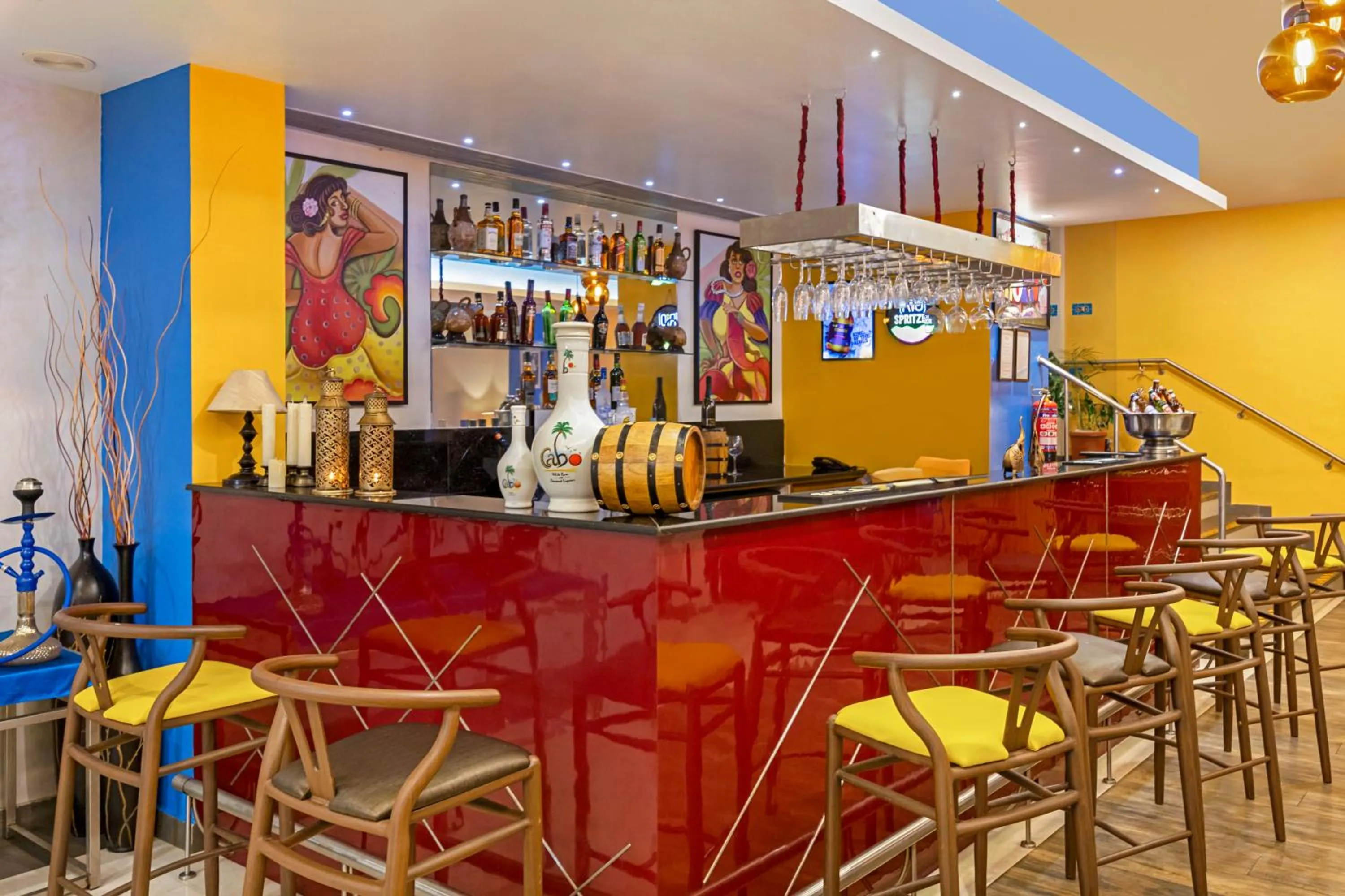 Lounge or bar in Sterling Goa Varca