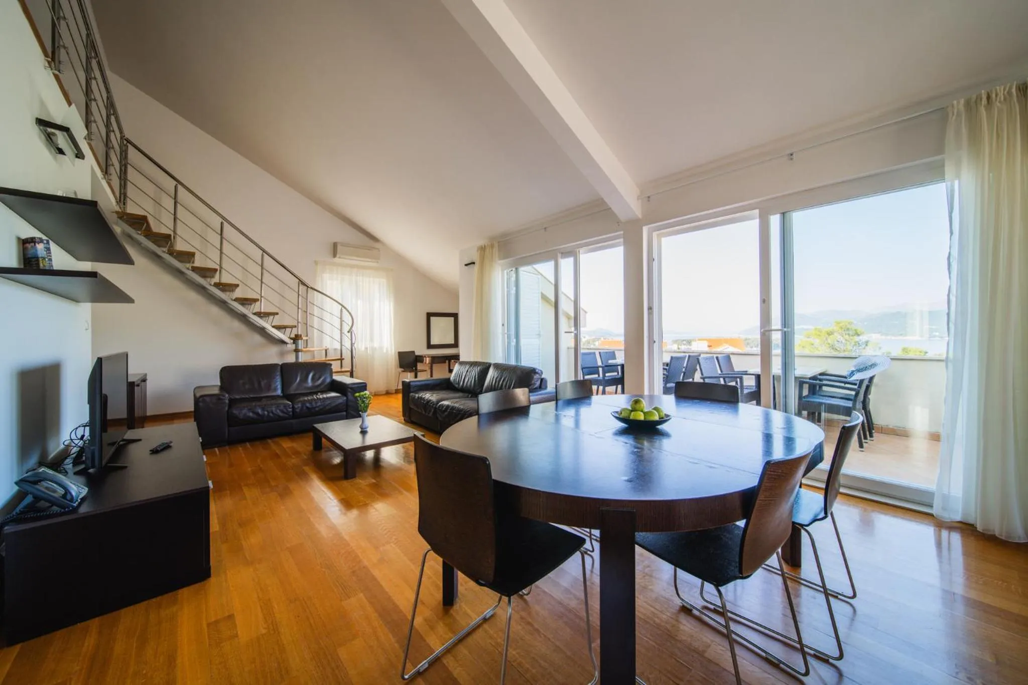 Living room in Pervanovo Apartments with Free Parking