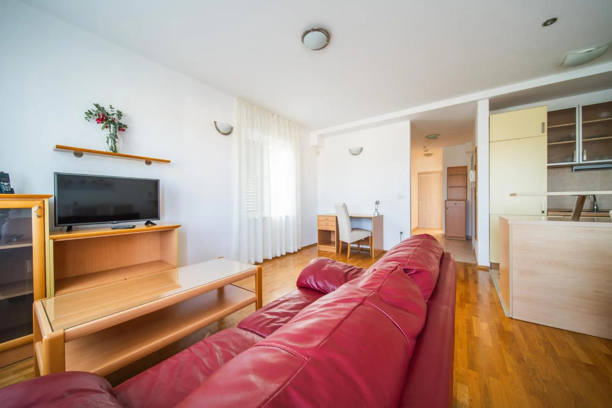 TV and multimedia in Pervanovo Apartments with Free Parking