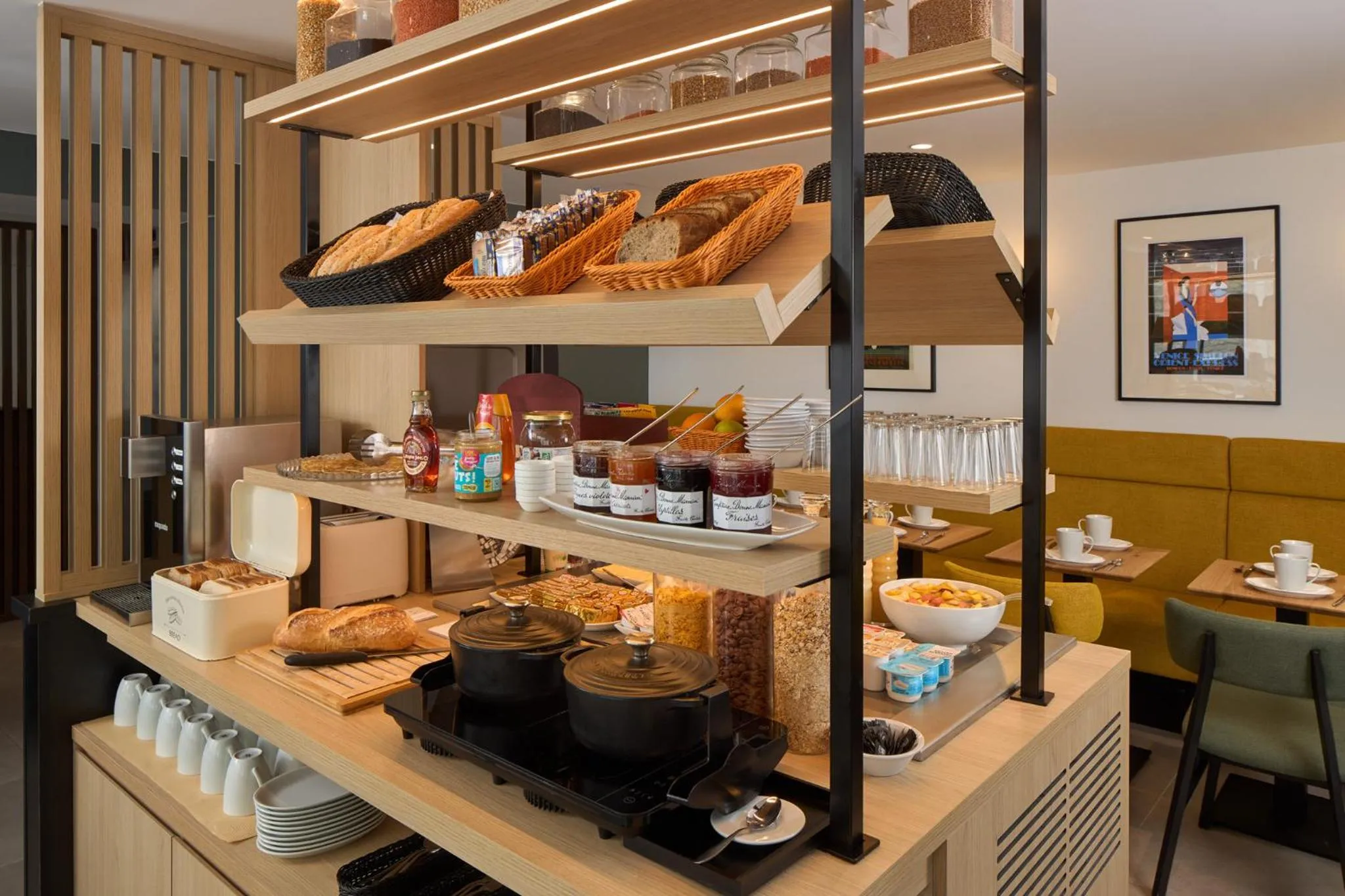 Breakfast in Timhotel Paris Gare de l'Est