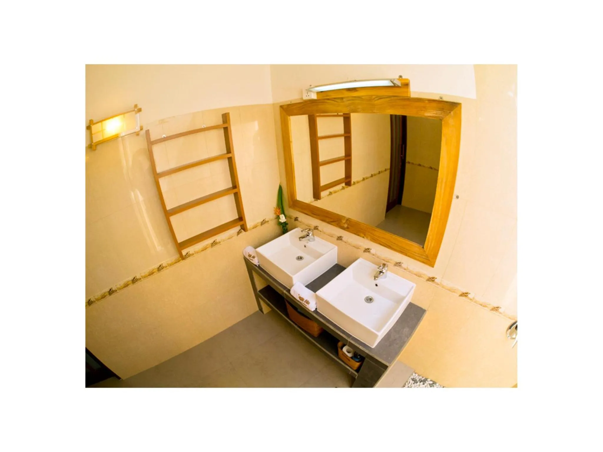 Bathroom, Bed in Gili Air Bungalows