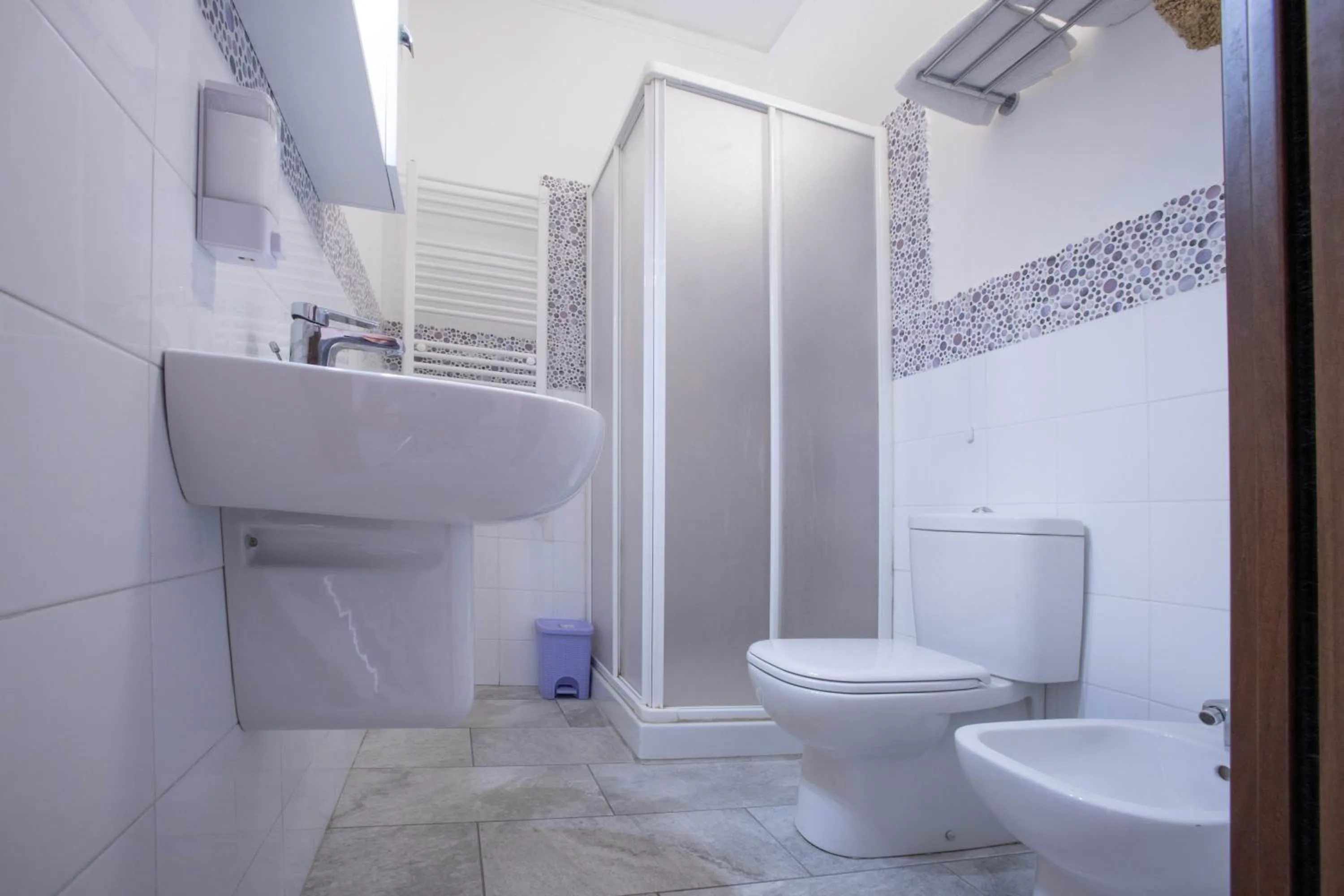 Shower in Etna Sea House