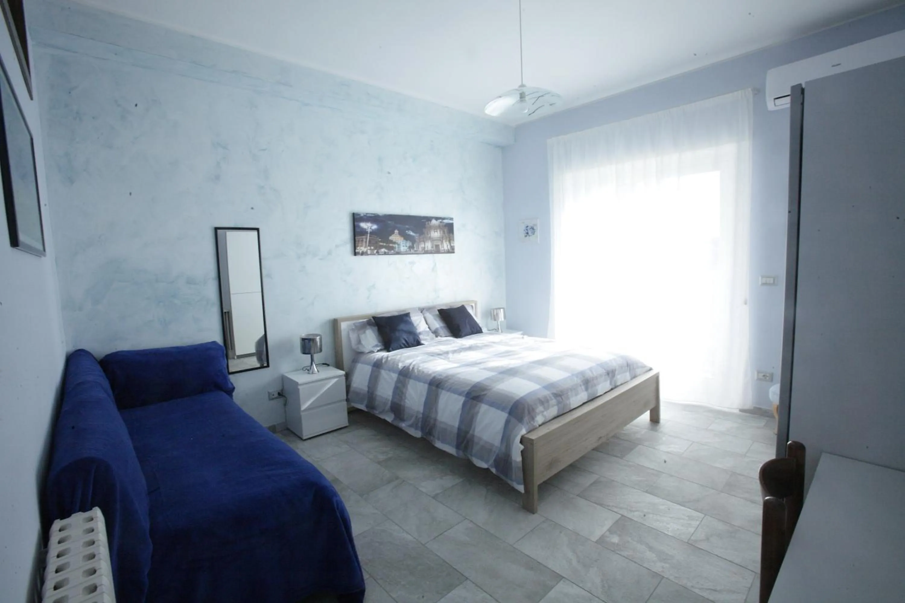 Photo of the whole room, Bed in Etna Sea House