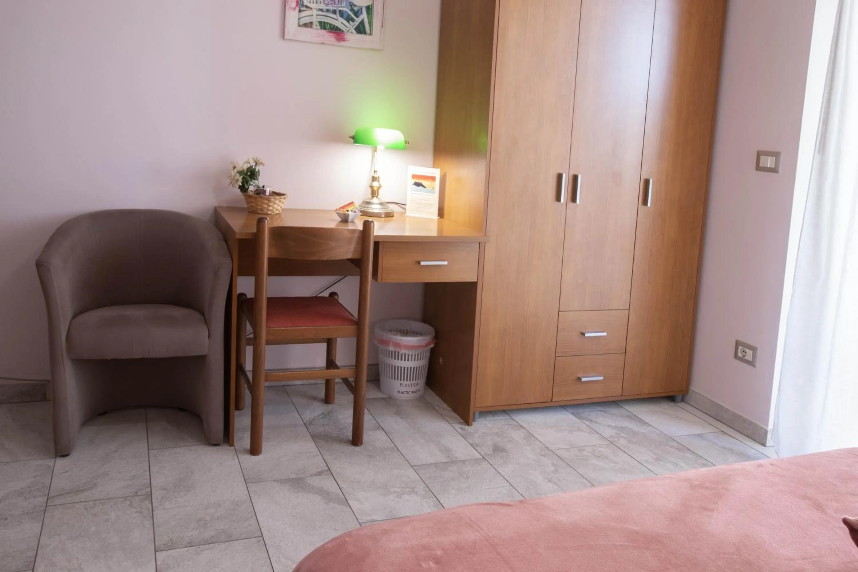 hair dresser in Etna Sea House