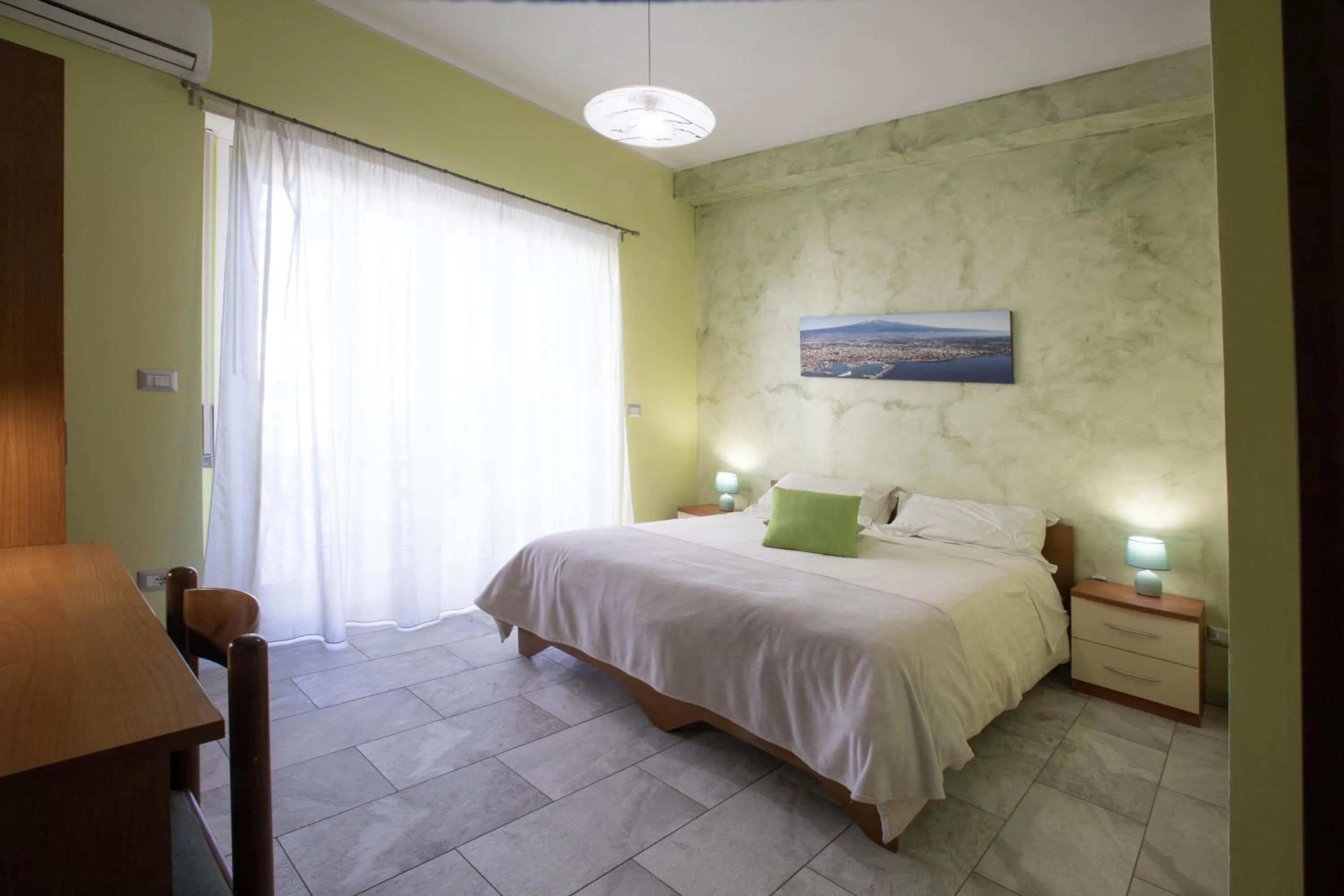 Photo of the whole room, Bed in Etna Sea House
