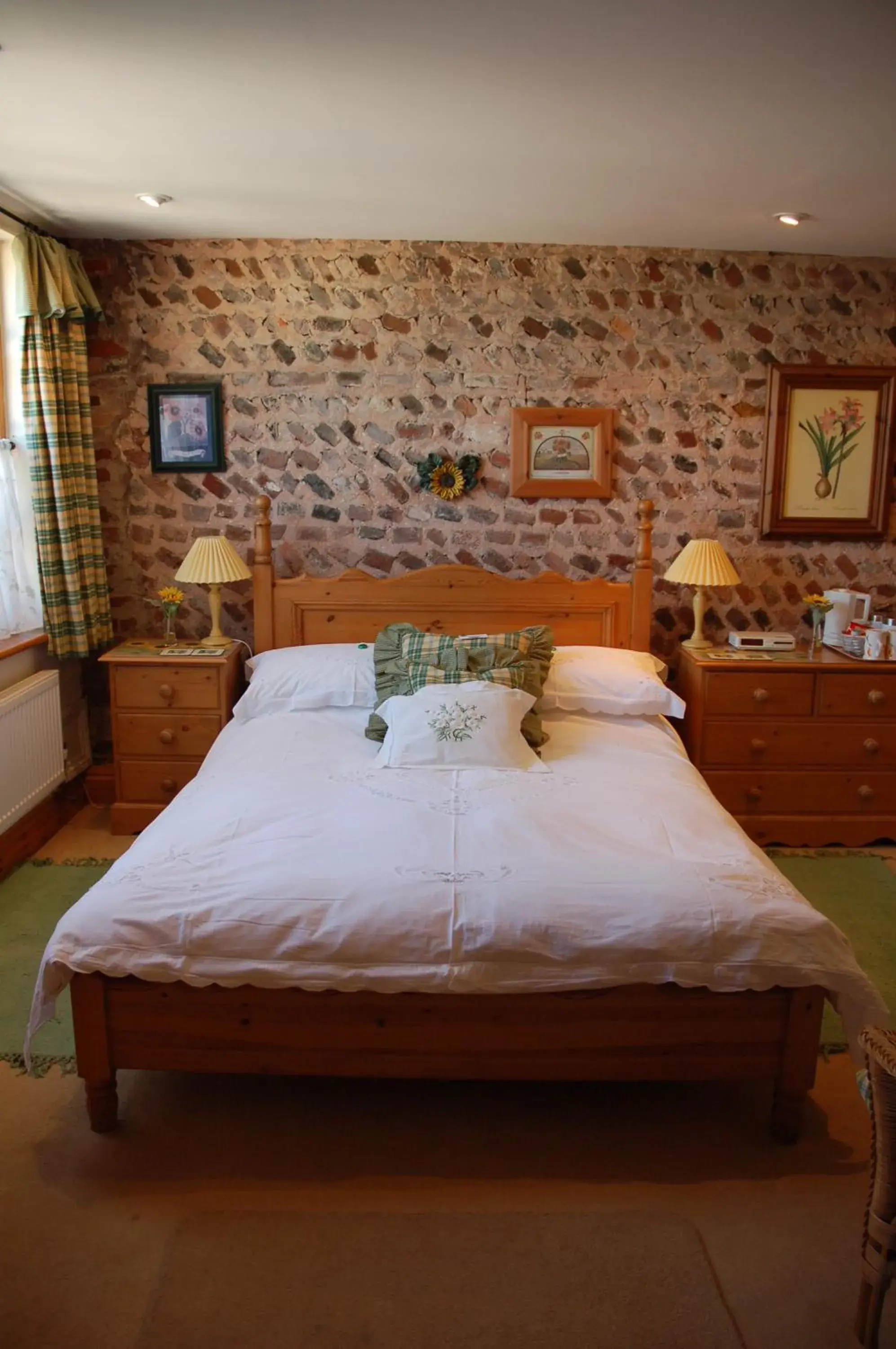 Double Room with Private Bathroom - single occupancy in Clayton Wickham Farmhouse Double Room with Private Bathroom - single occupancy in Clayton Wickham Farmhouse