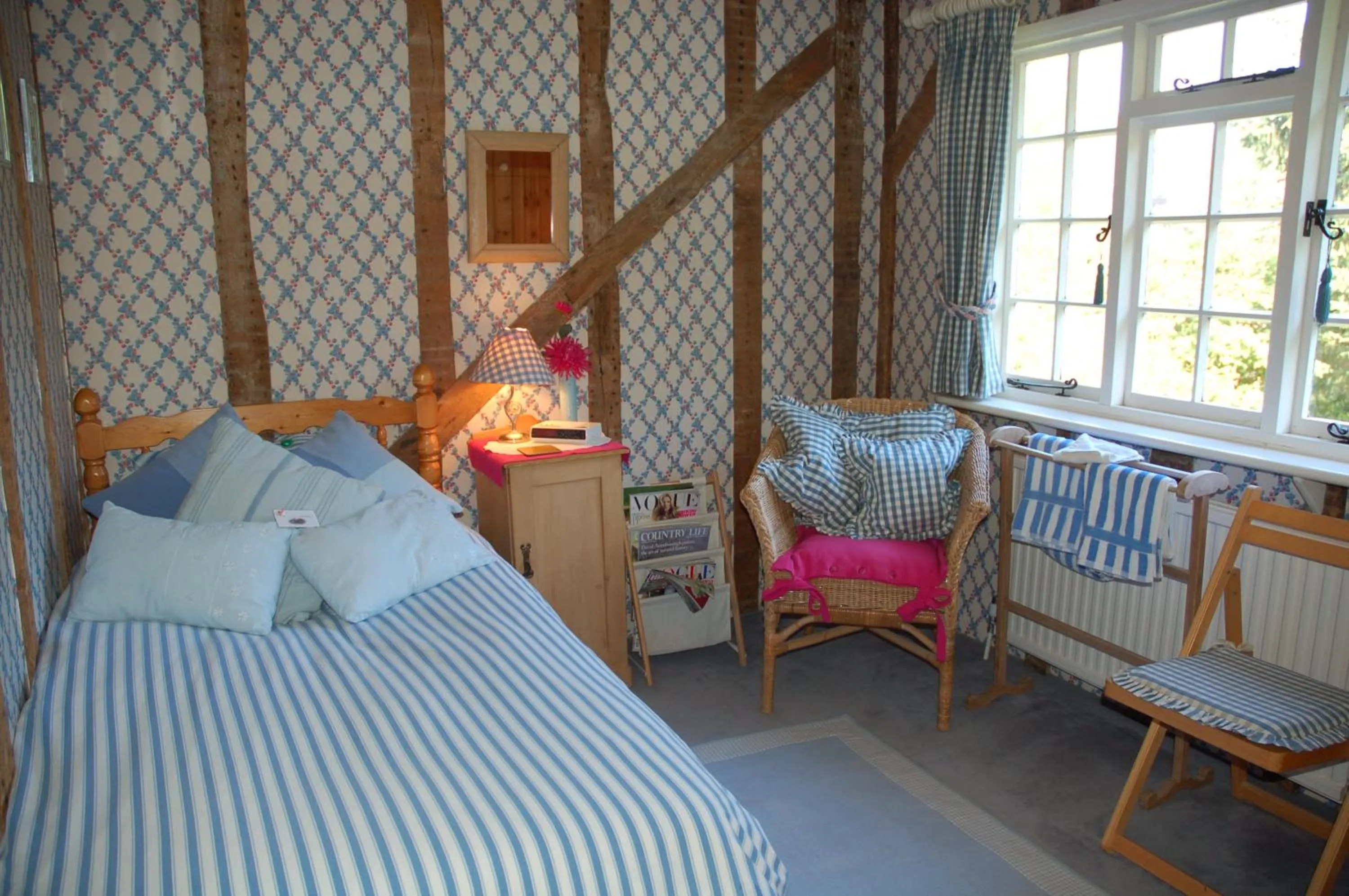 Photo of the whole room, Bed in Clayton Wickham Farmhouse
